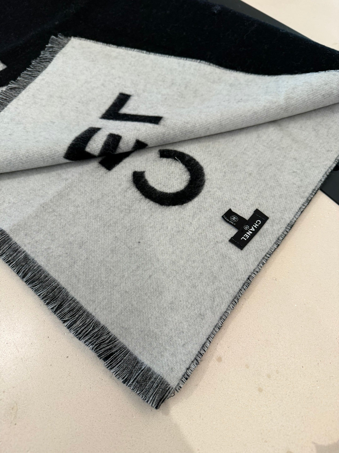 CC Scarf 200 CM In Black Mix Grey Cashmere 401299