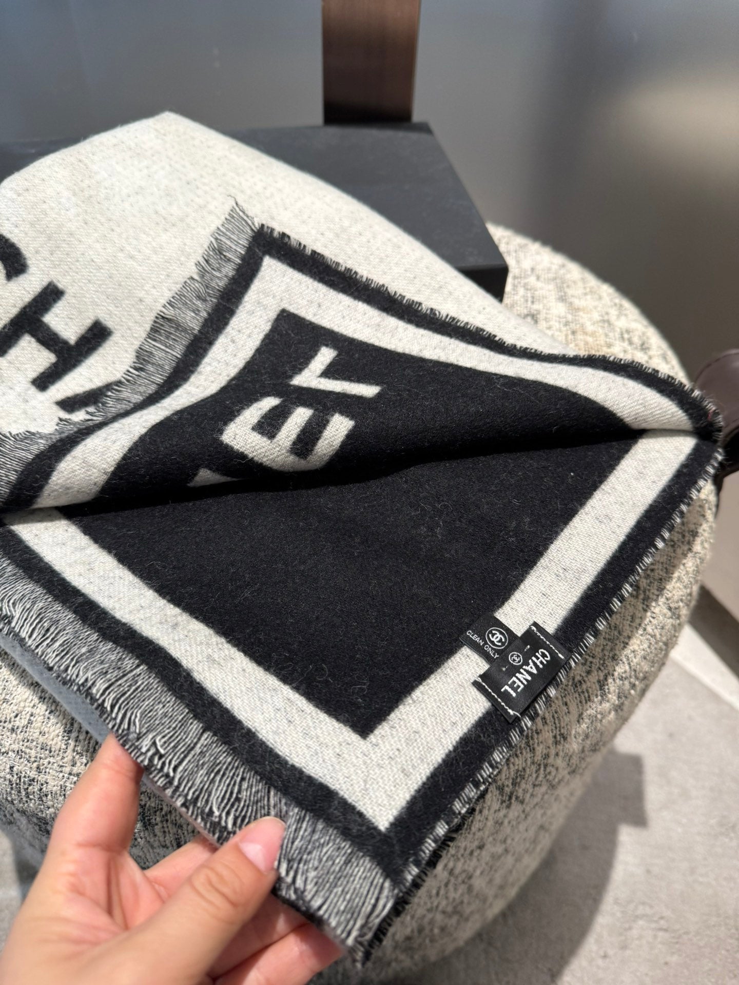 CC Scarf 200 CM In Black Mix White Cashmere 422916