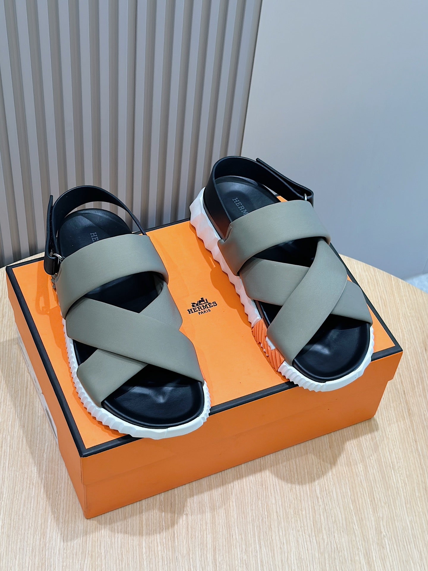 HM ELECTRIC SANDAL GRAY FABRIC AND CALFSKIN