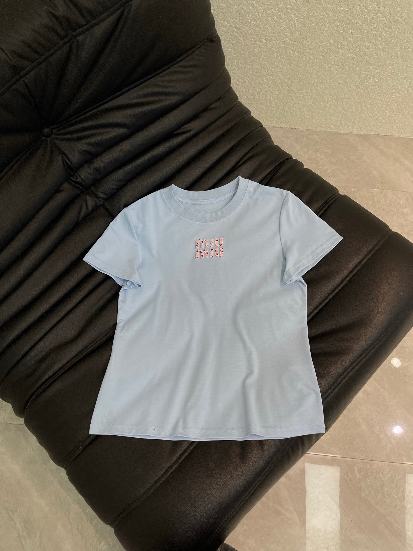 Miumiu 2026 Heart-Embroidered Short-sleeved T-shirt Cotton 345844