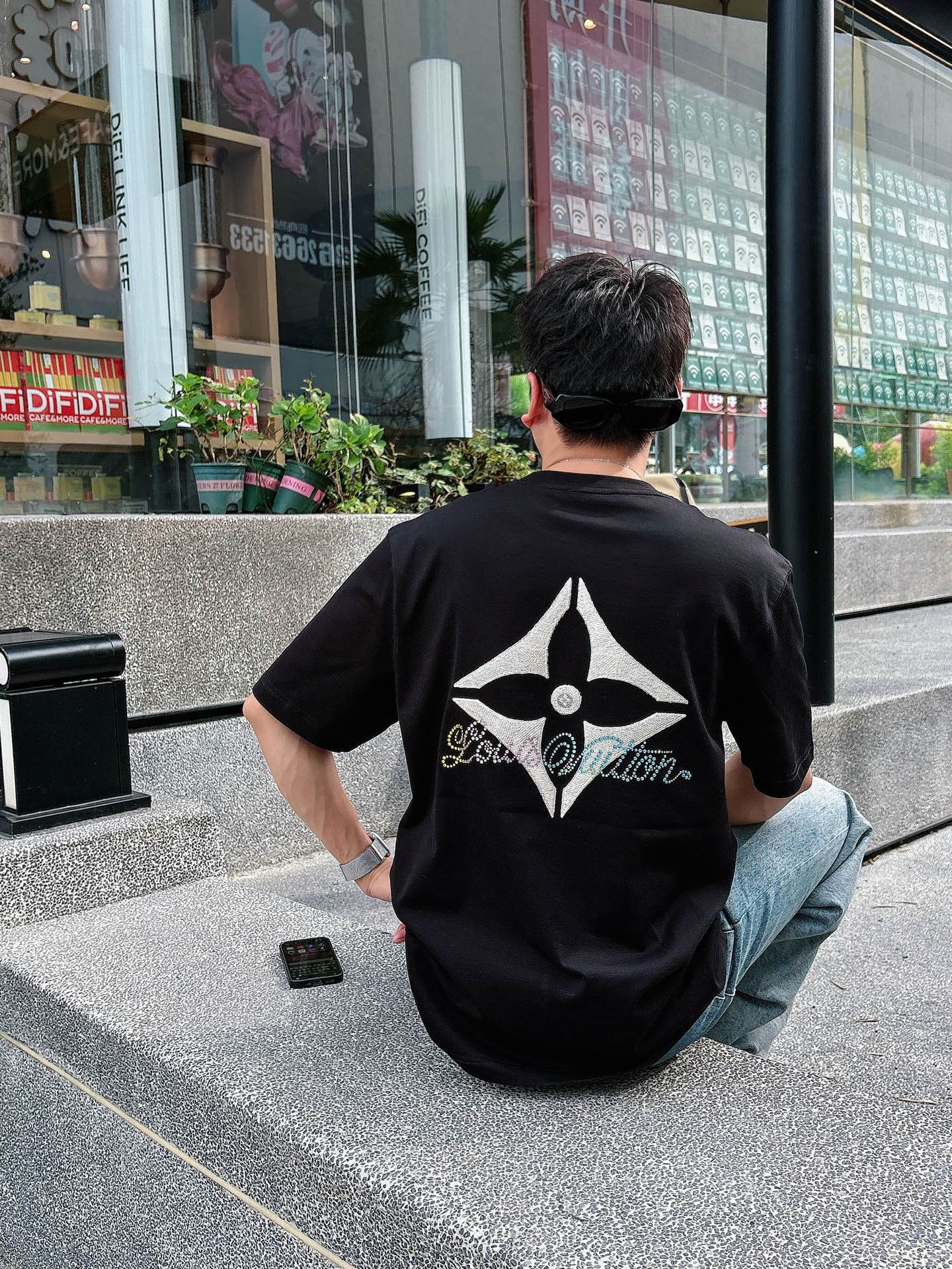 LV 26A Short-Sleeve T-Shirt Black Rhinestones Cotton 406013