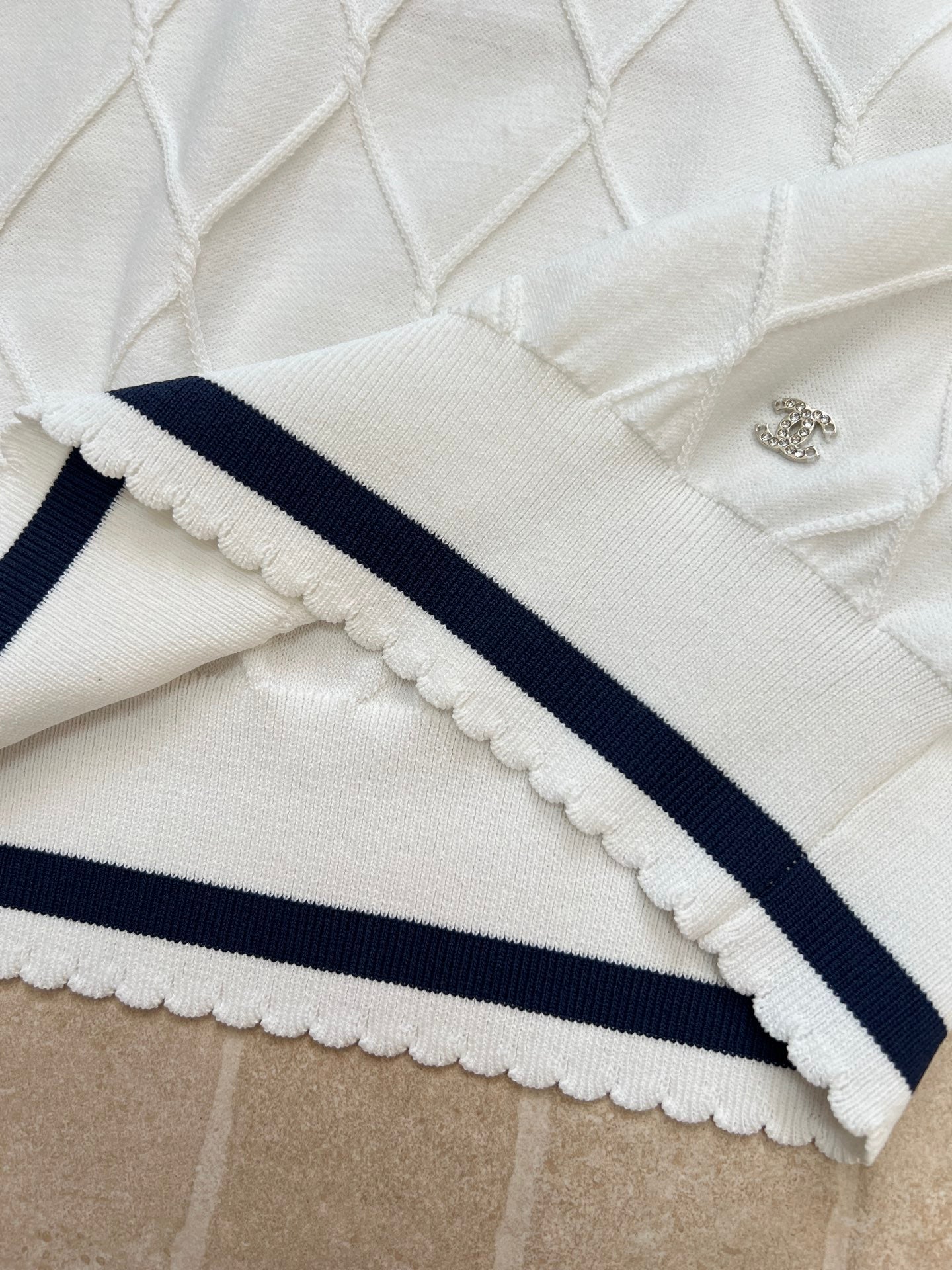 Chanel 2026 Knit Vest White Wool 637500