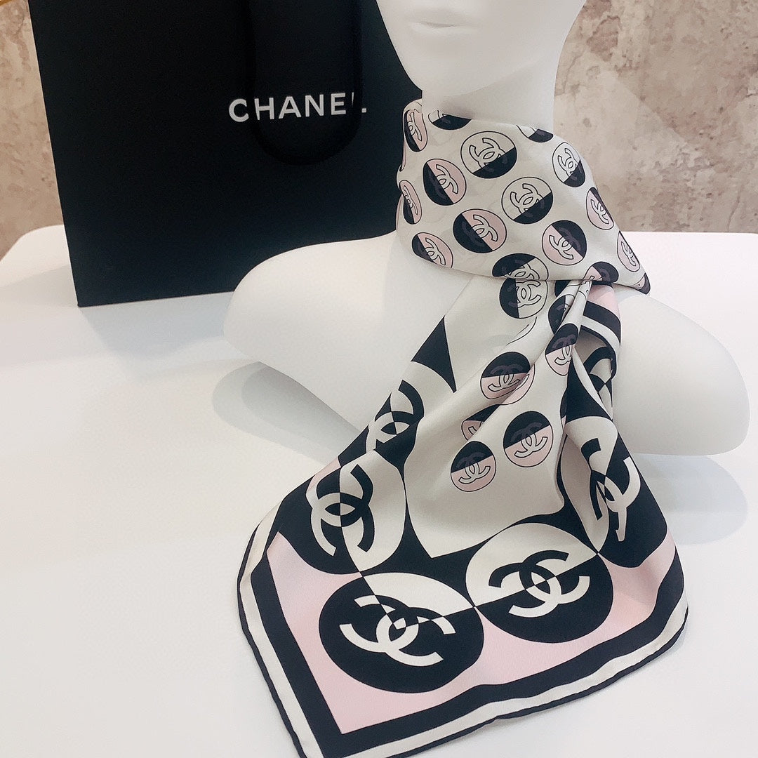 CC Square Scarf 90 CM In Light Pink Mix White Black Silk Twill 288717