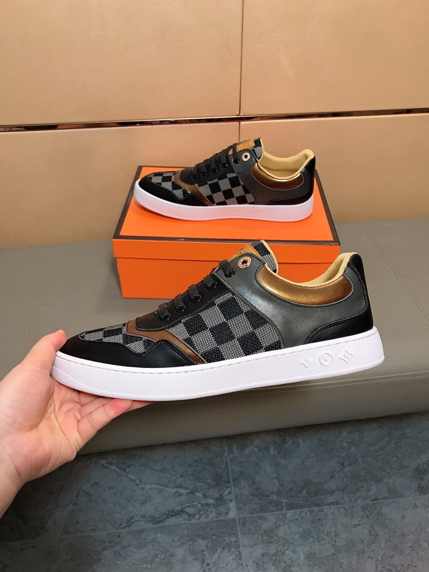 LV TRAINER BLACK CALFSKIN AND DAMIER CANVAS