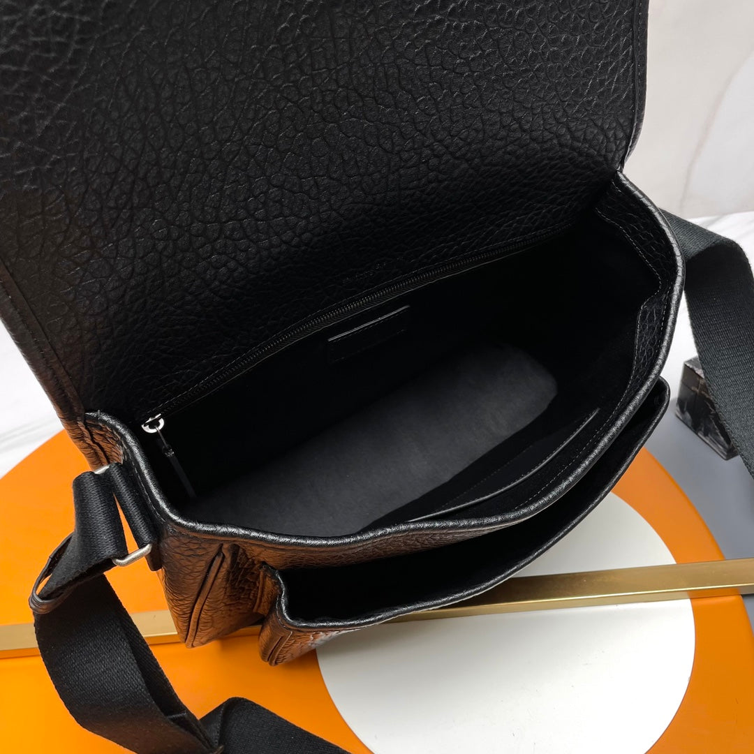 YSL 2026 Niki Messenger Black 28cm Grained Calfskin