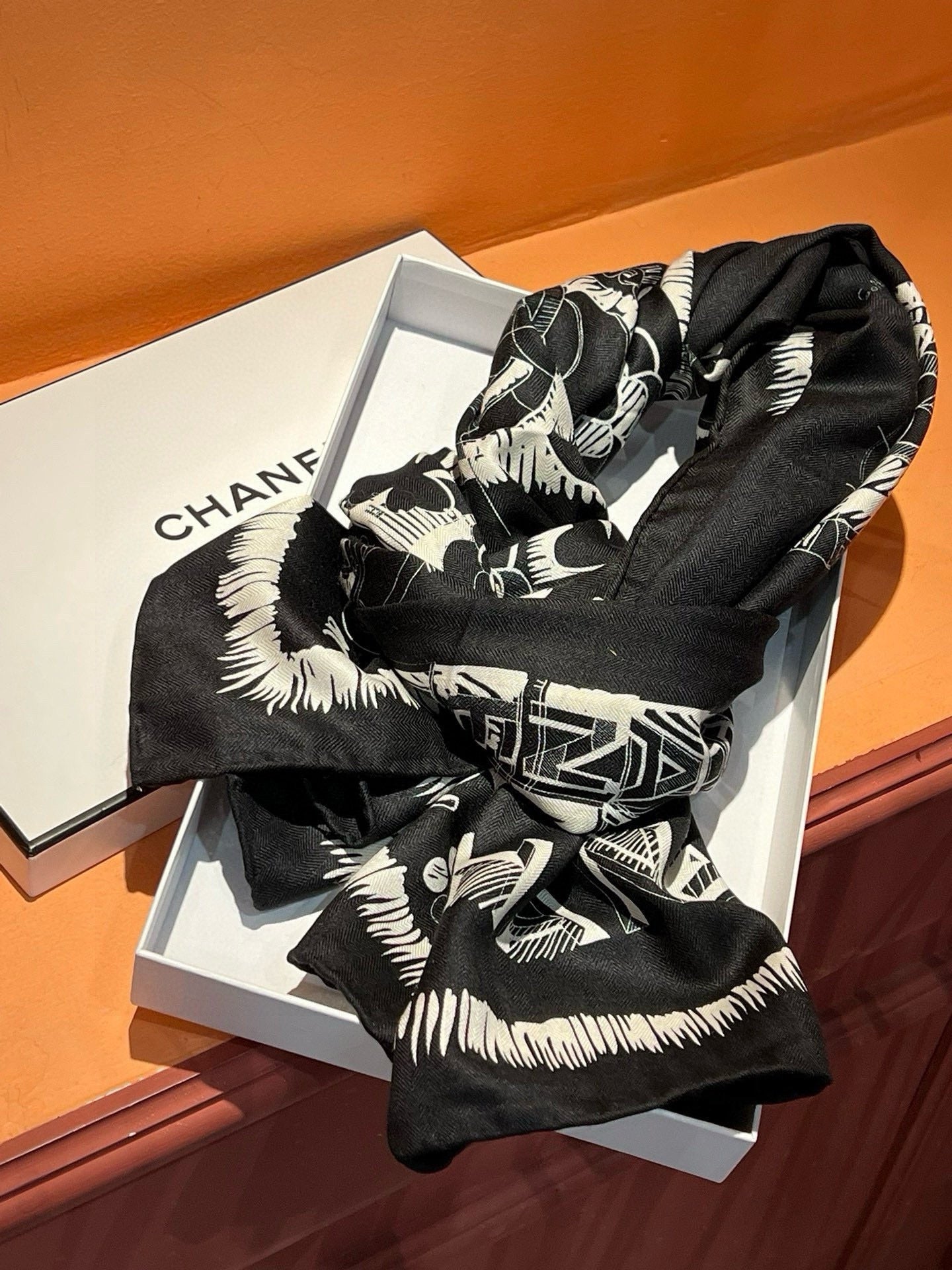 CC Scarf 185 CM In Black White Cashmere Silk  182459