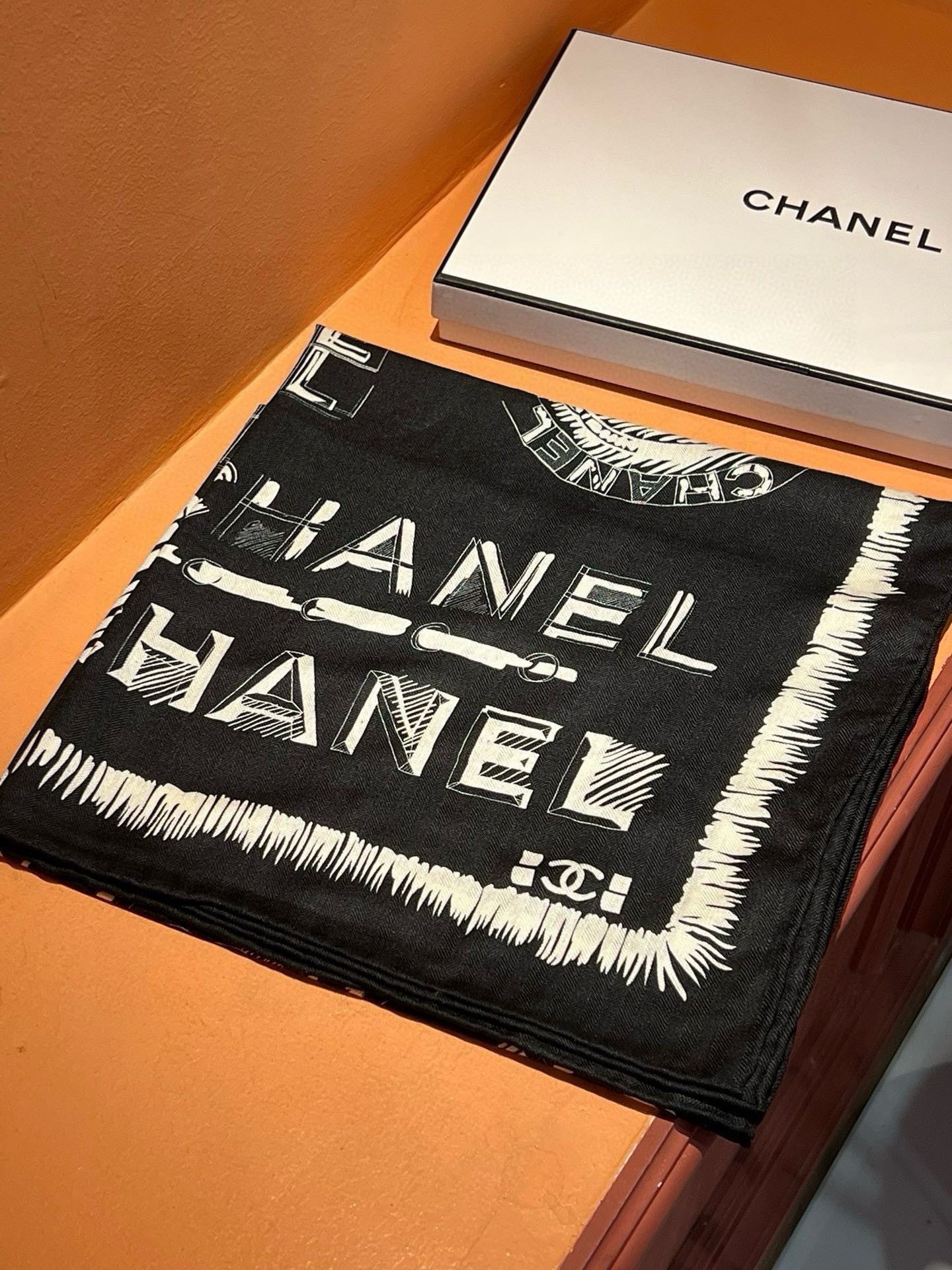 CC Scarf 185 CM In Black White Cashmere Silk  182459