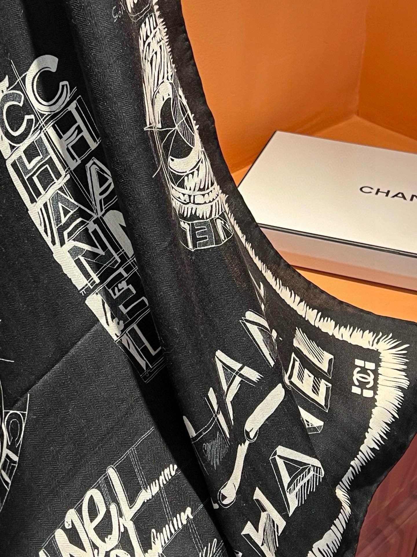 CC Scarf 185 CM In Black White Cashmere Silk  182459