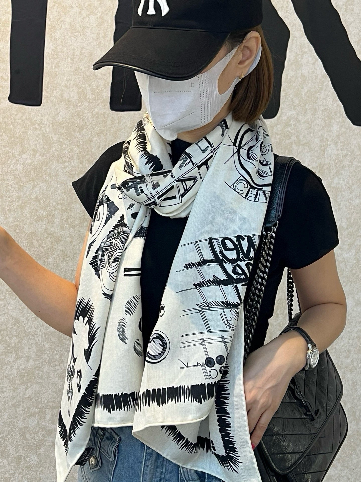 CC Scarf 185 CM In White Black Cashmere Silk  182460