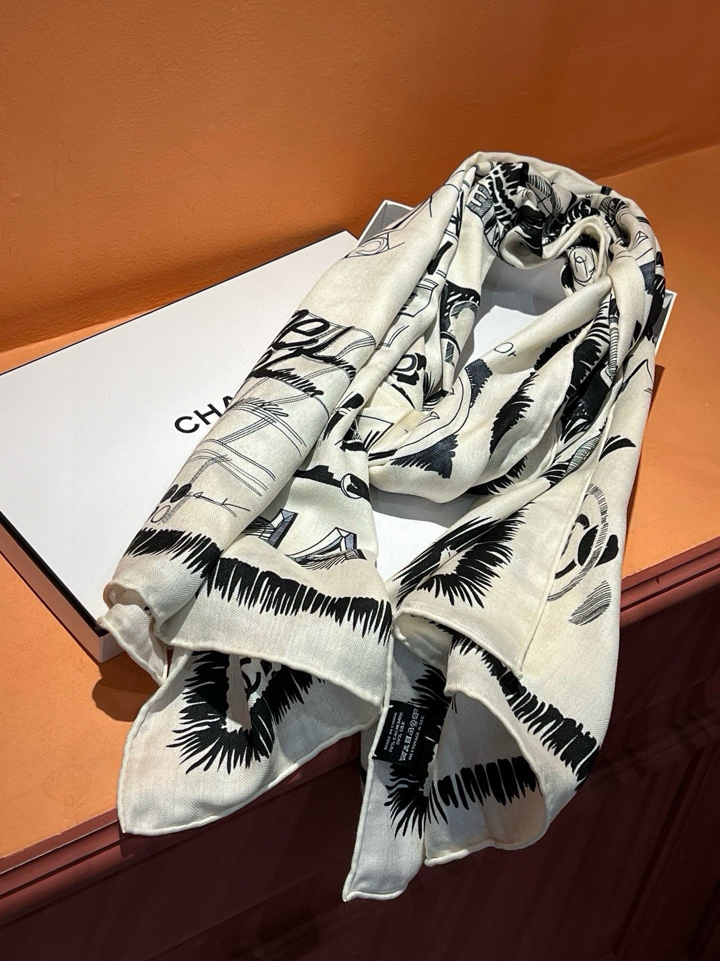 CC Scarf 185 CM In White Black Cashmere Silk  182460