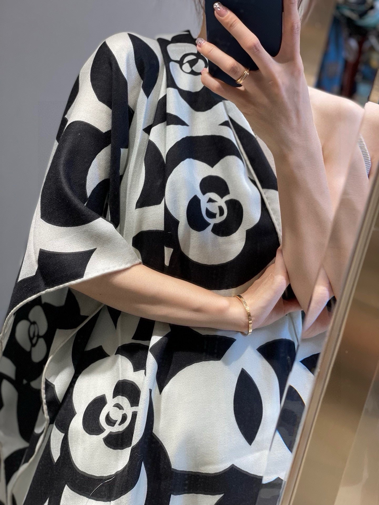 CC Scarf 190 CM In Black And White Floral Print Cashmere Silk 208542