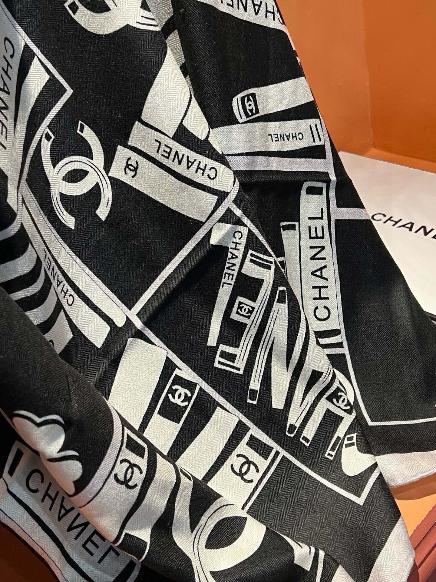 CC Square Scarf 110 CM In Black Mix White Cashmere Silk 221427