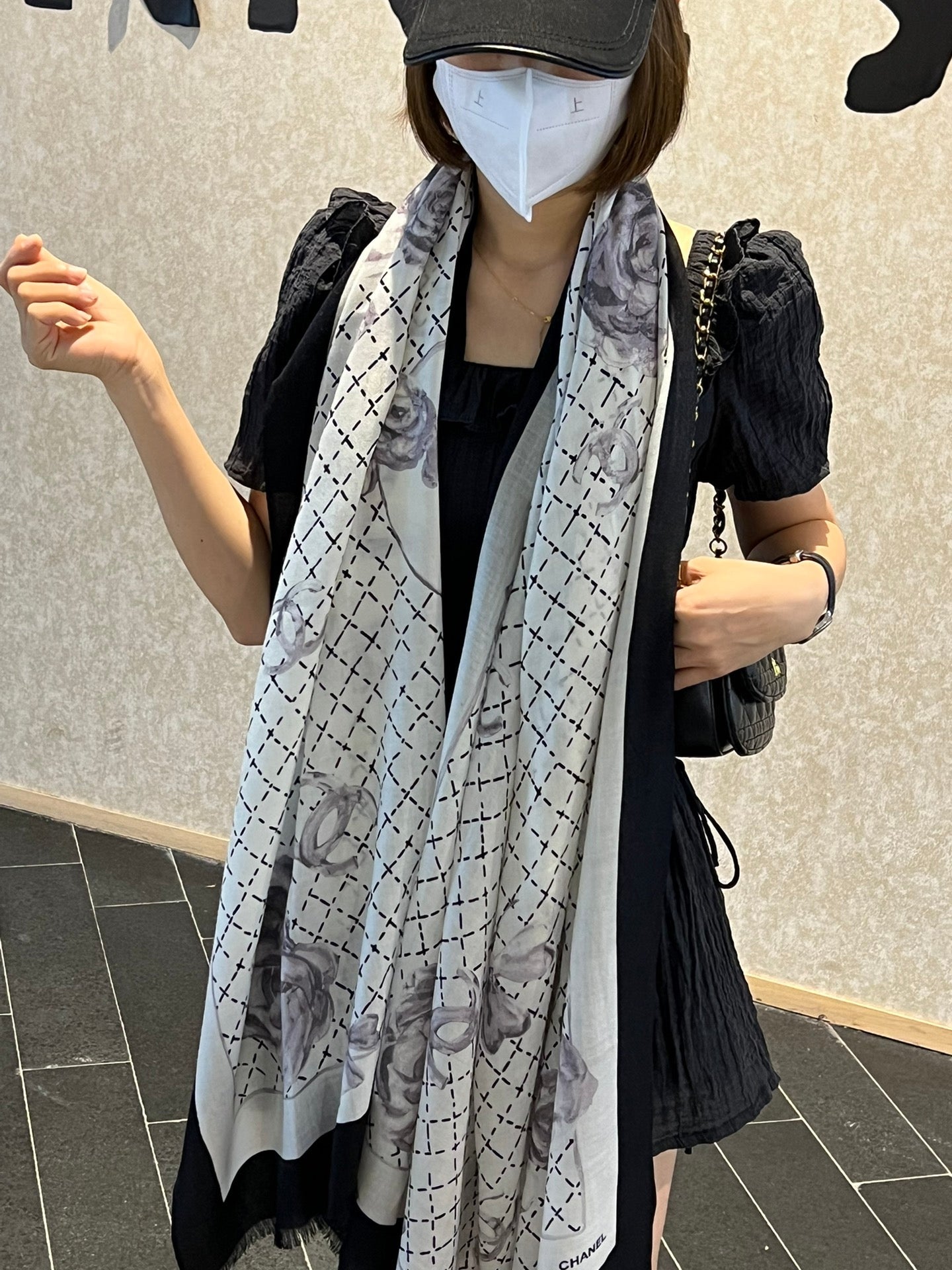 CC Scarf 200 CM In White Black Cashmere Silk  255990