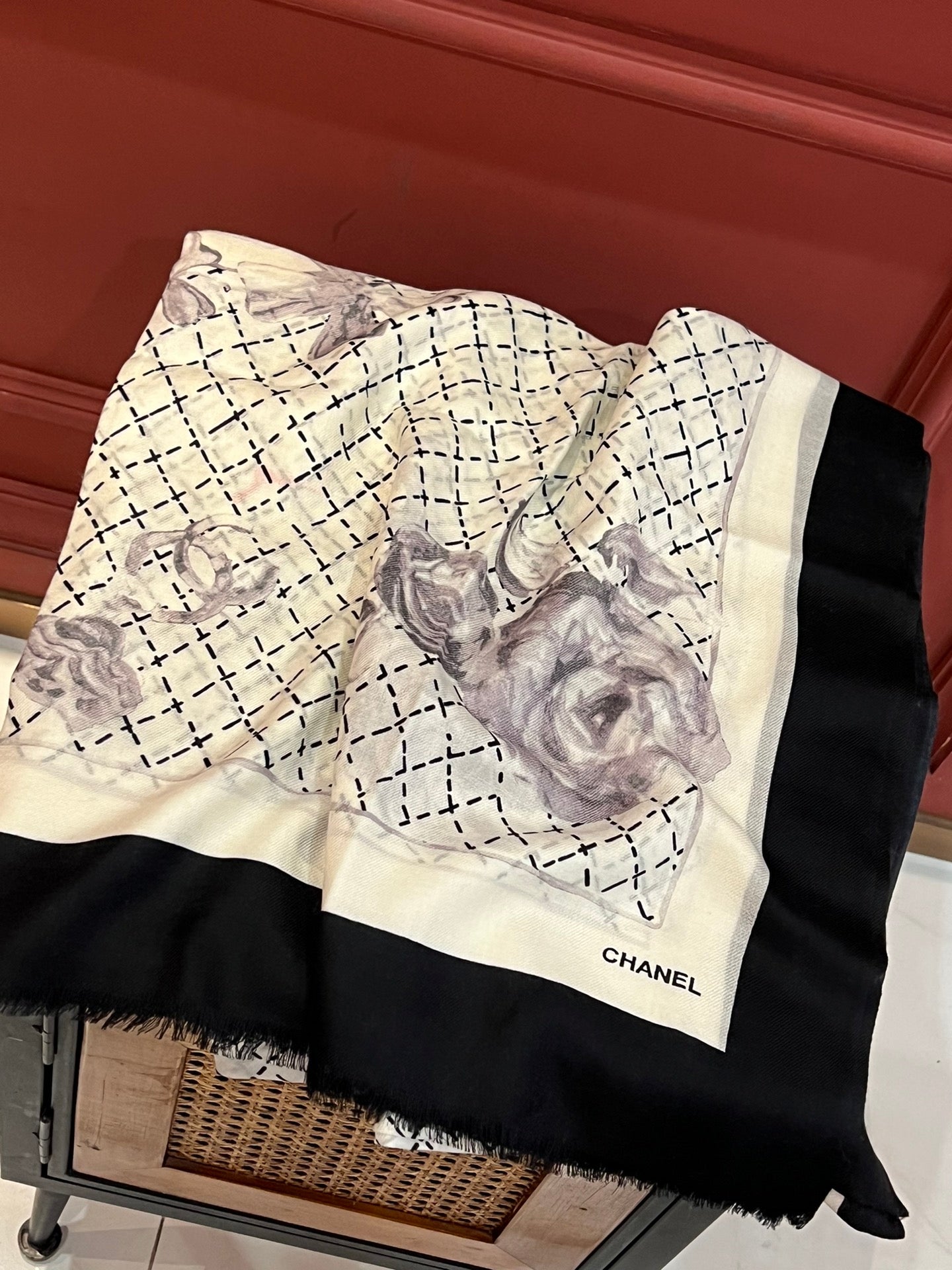 CC Scarf 200 CM In White Black Cashmere Silk  255990