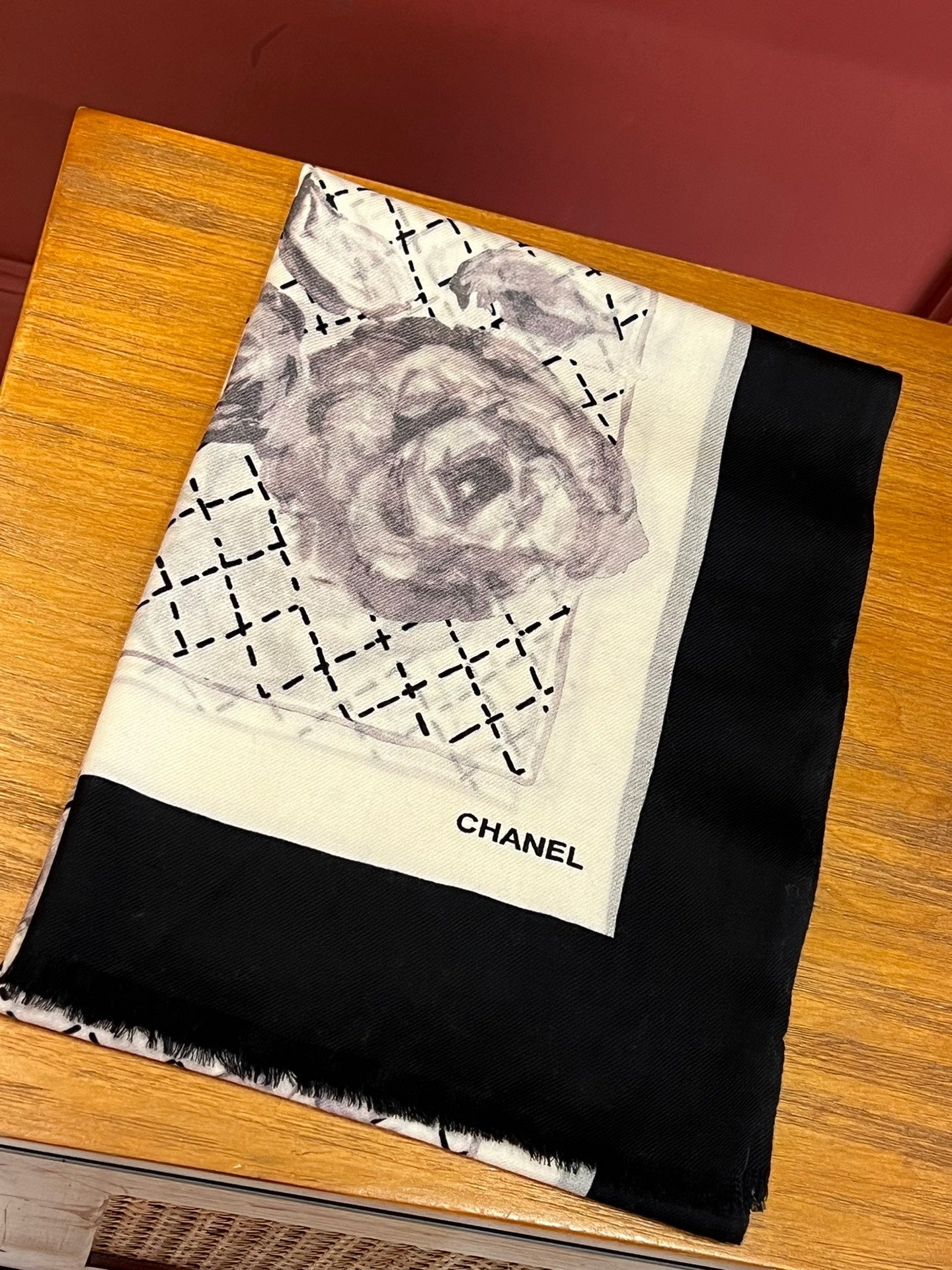 CC Scarf 200 CM In White Black Cashmere Silk  255990