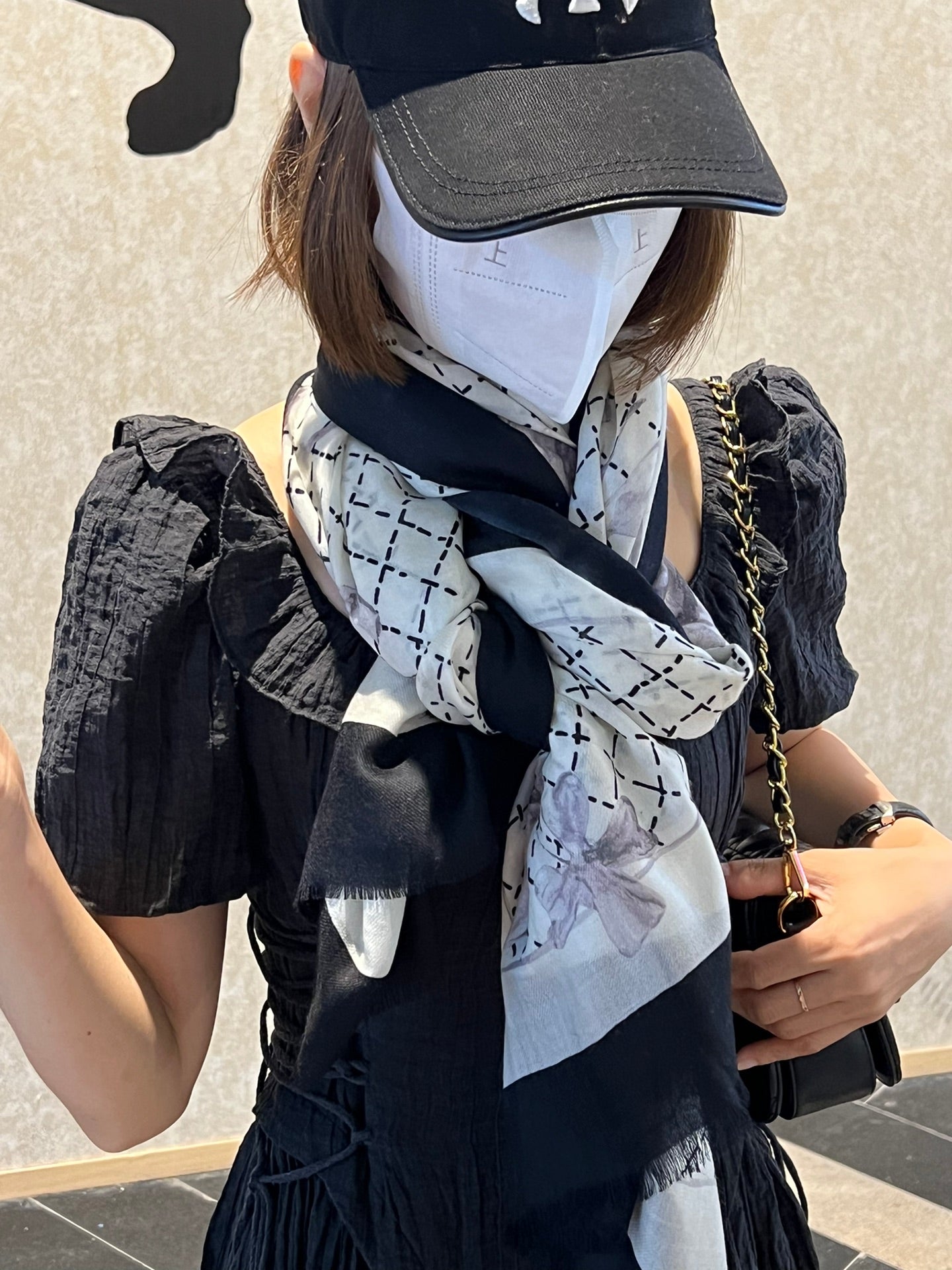 CC Scarf 200 CM In White Black Cashmere Silk  255990