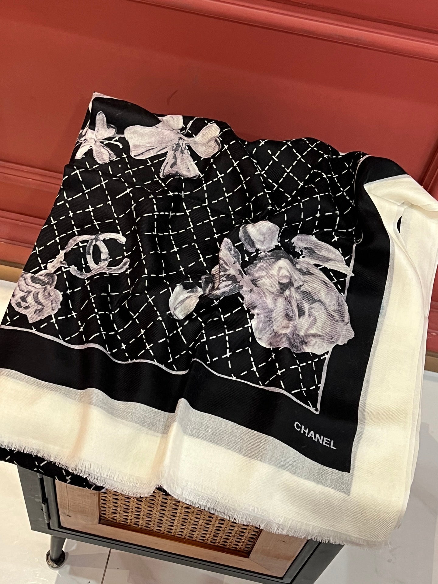 CC Scarf 200 CM In Black White Cashmere Silk  255991