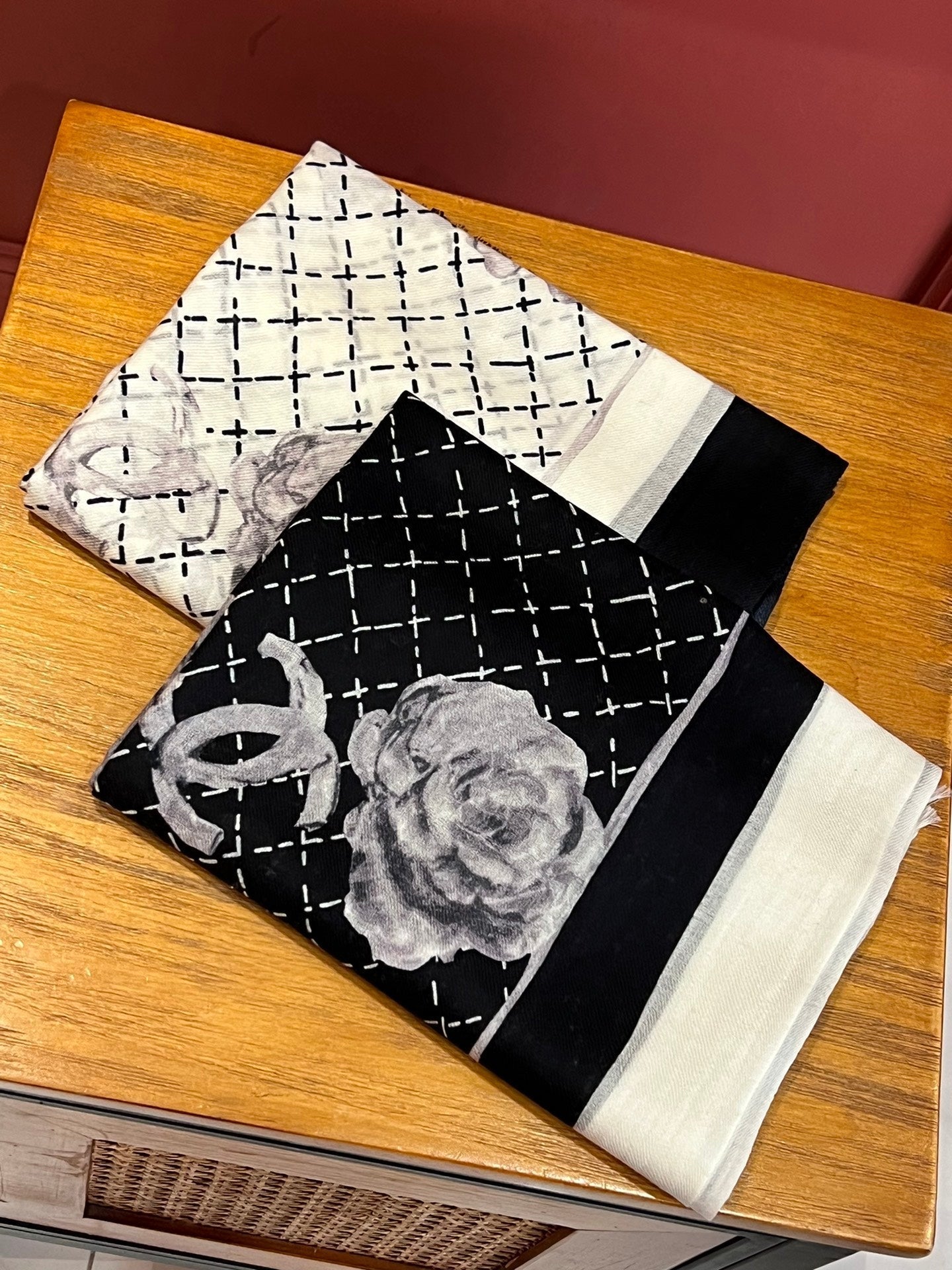 CC Scarf 200 CM In Black White Cashmere Silk  255991