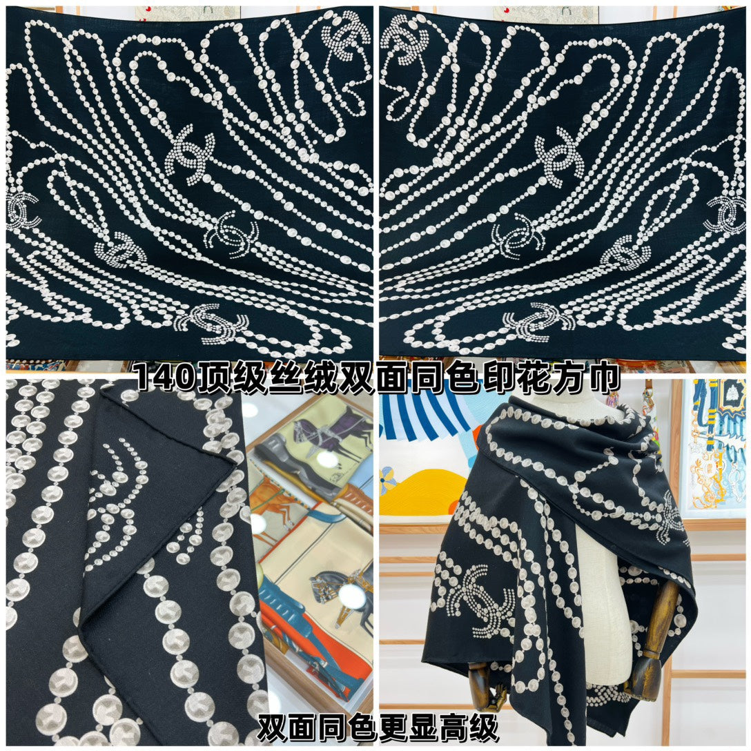 CC Square Scarf 140 CM In Black White Cashmere And Silk 264126