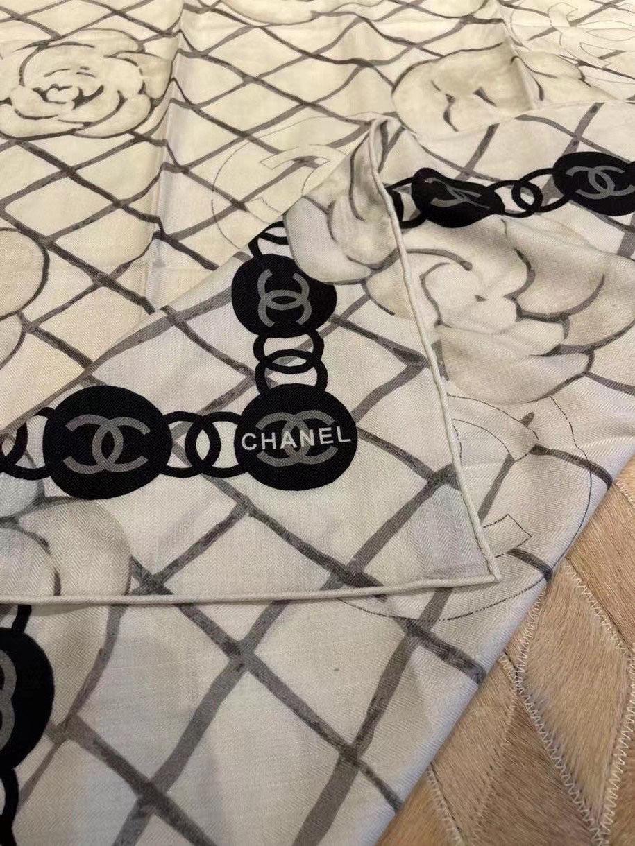 CC Square Scarf 110 CM In White Mix Black Camellia Print Cashmere Silk 296623
