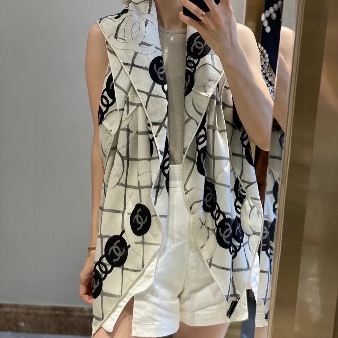 CC Square Scarf 110 CM In White Mix Black Camellia Print Cashmere Silk 296623