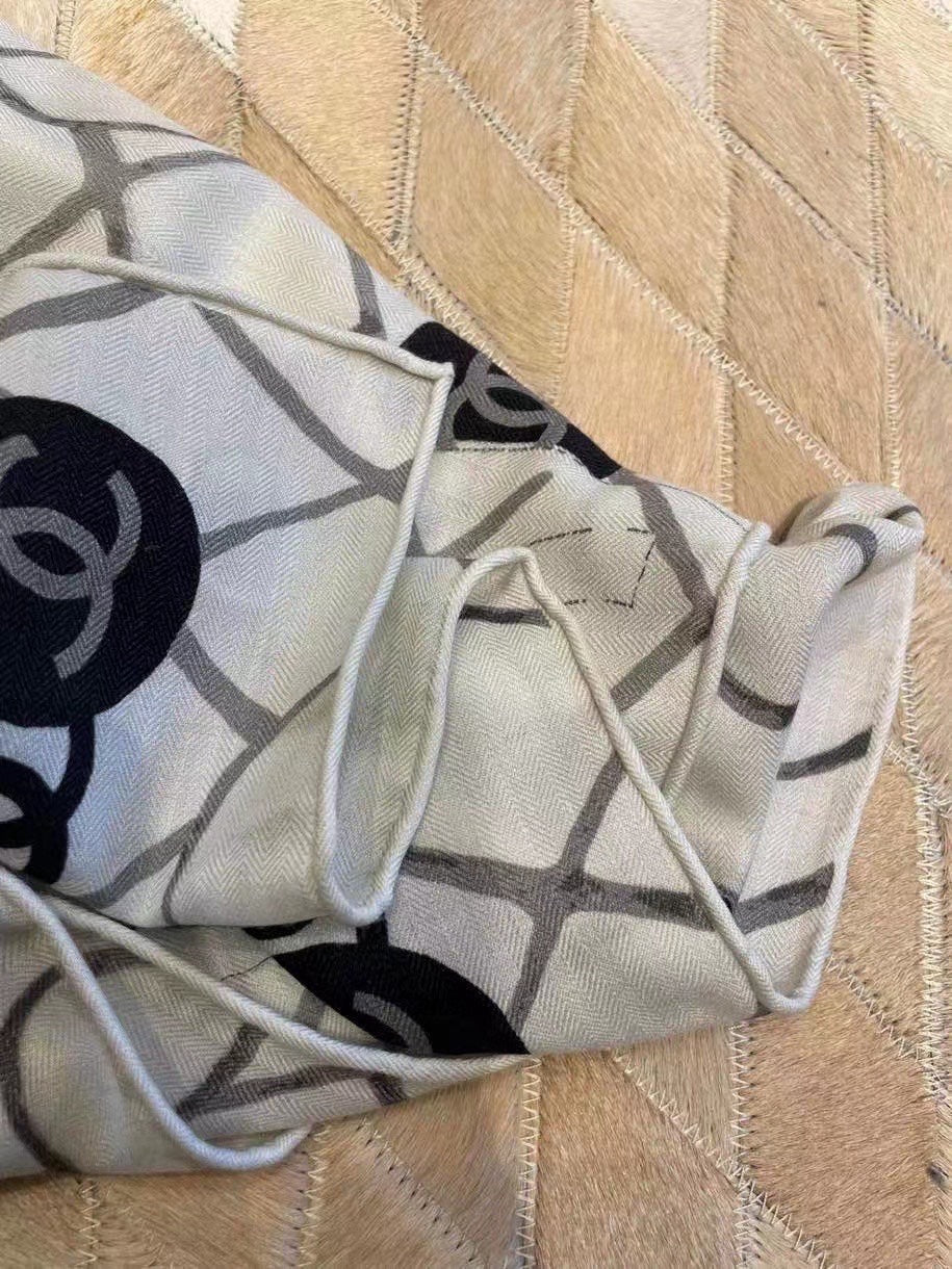 CC Square Scarf 110 CM In White Mix Black Camellia Print Cashmere Silk 296623