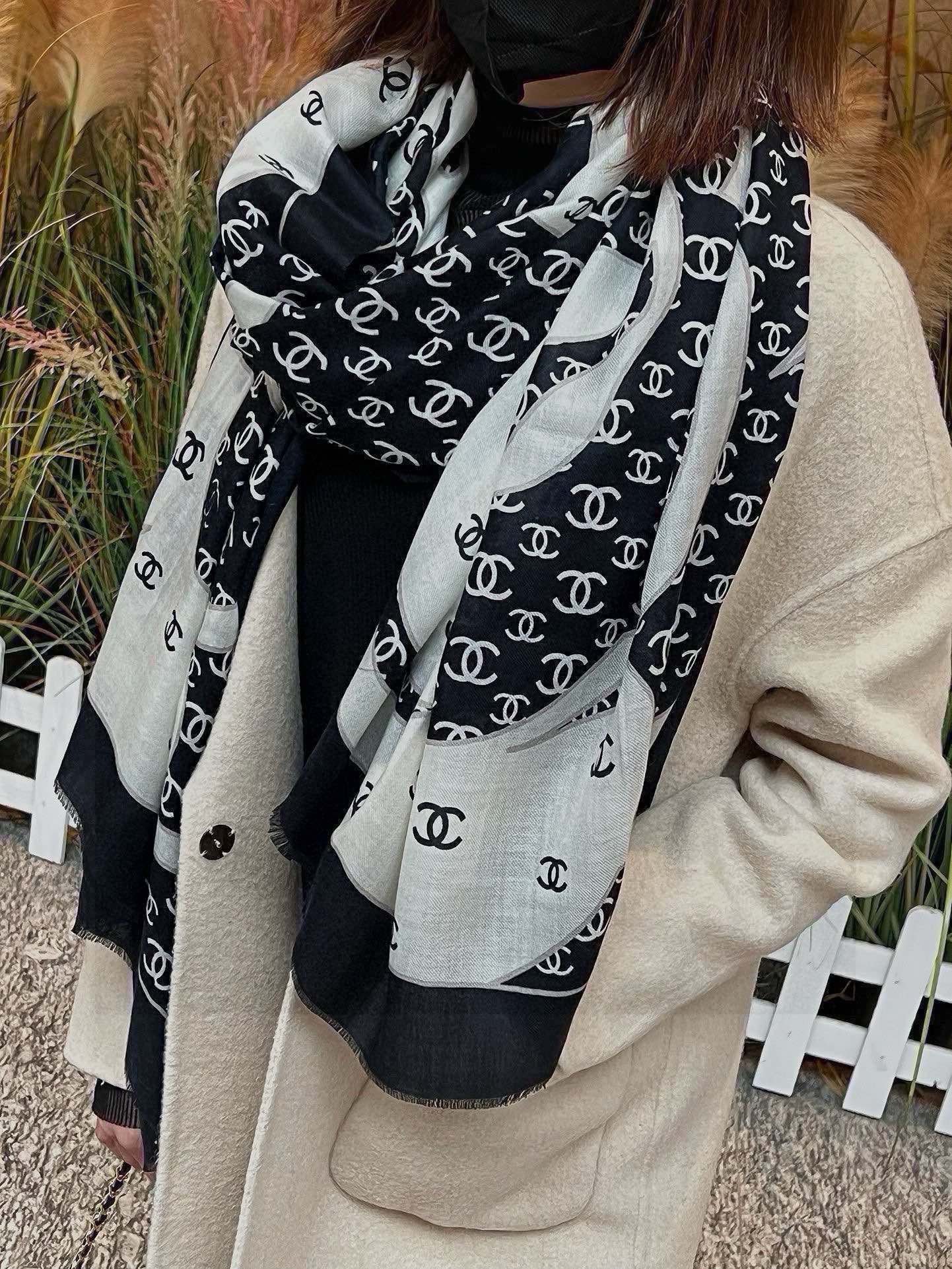 CC Scarf 200 CM In Black With White Logo Cashmere 363601