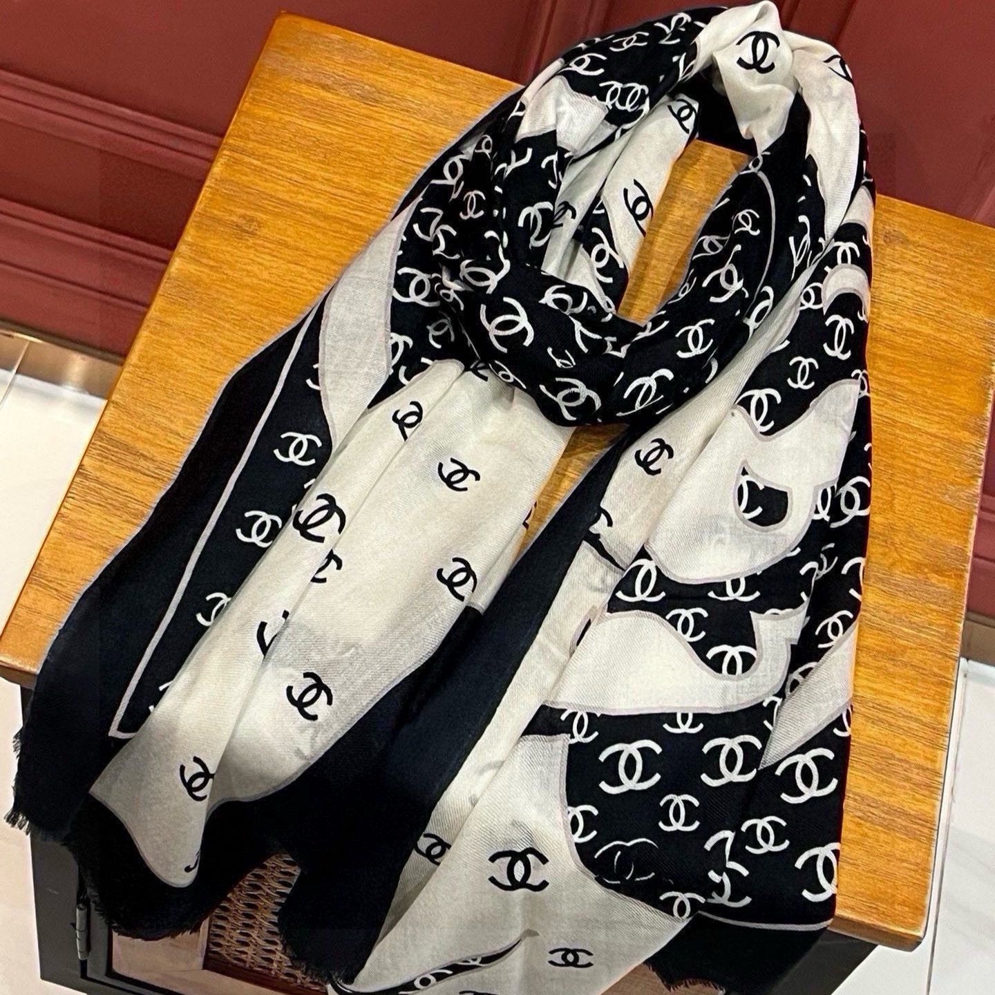 CC Scarf 200 CM In Black With White Logo Cashmere 363601