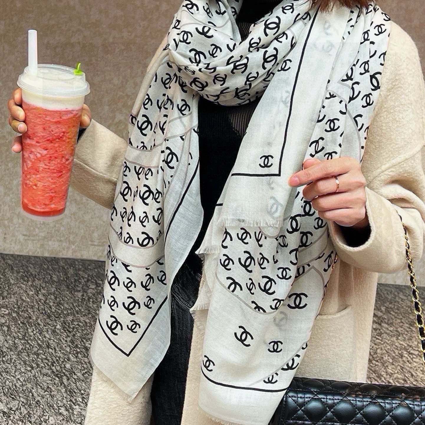 CC Scarf 200 CM In White With Black Logo Cashmere 363602
