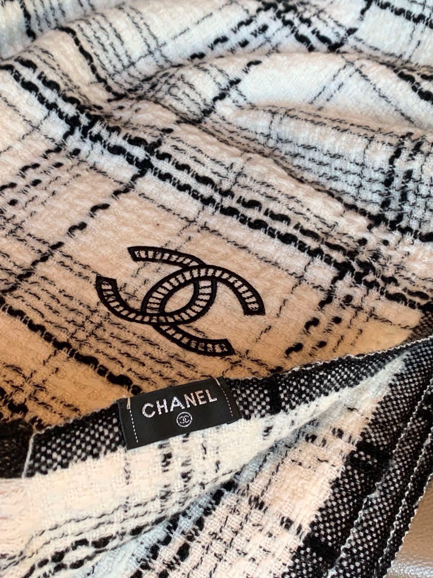 CC Scarf 200 CM In White With Black Stripes Cashmere 415341