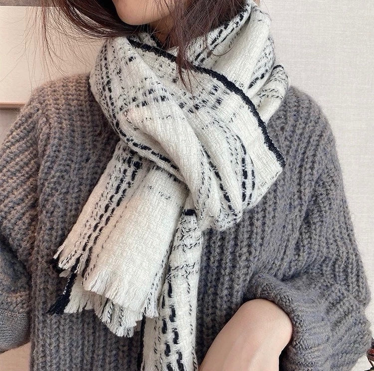 CC Scarf 200 CM In White With Black Stripes Cashmere 415341