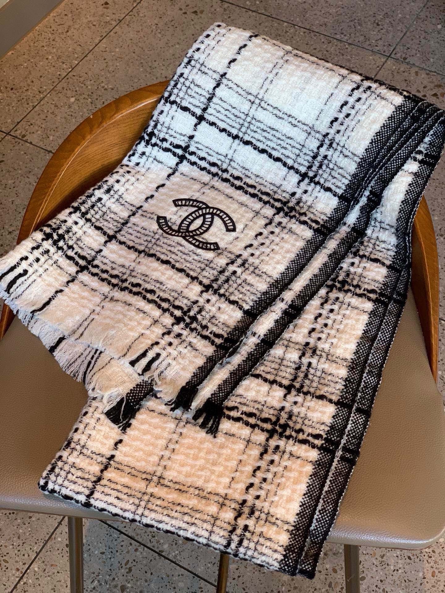 CC Scarf 200 CM In White With Black Stripes Cashmere 415341