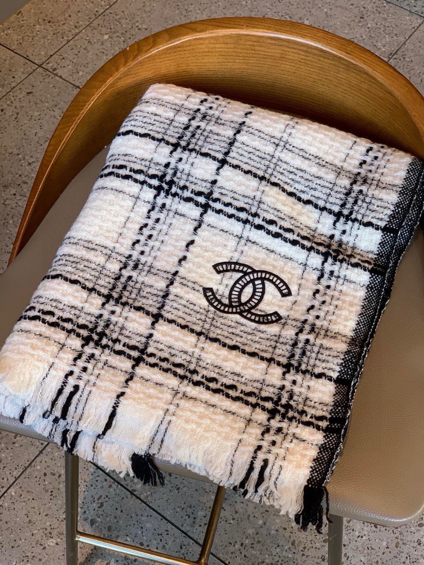 CC Scarf 200 CM In White With Black Stripes Cashmere 415341