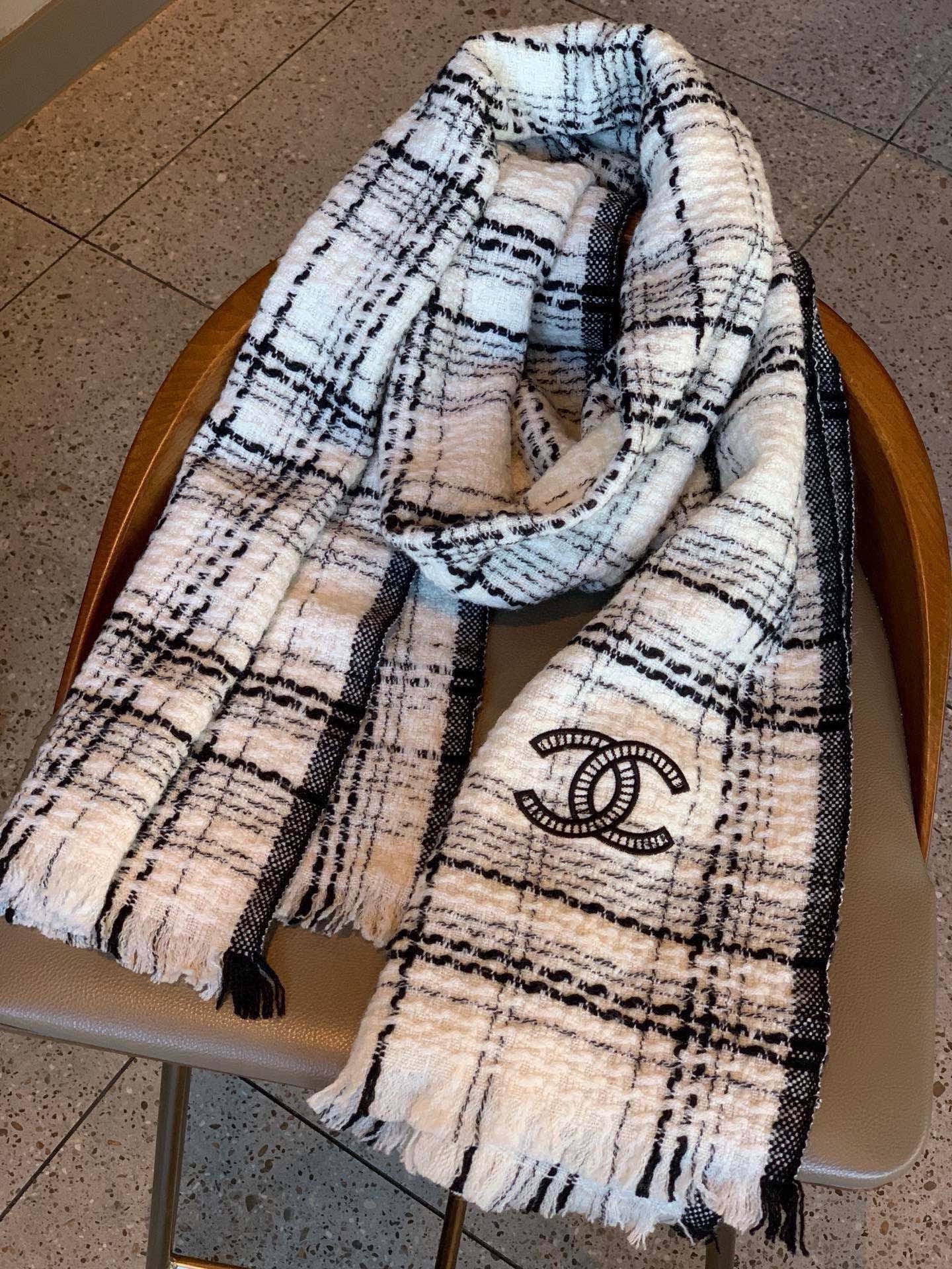 CC Scarf 200 CM In White With Black Stripes Cashmere 415341