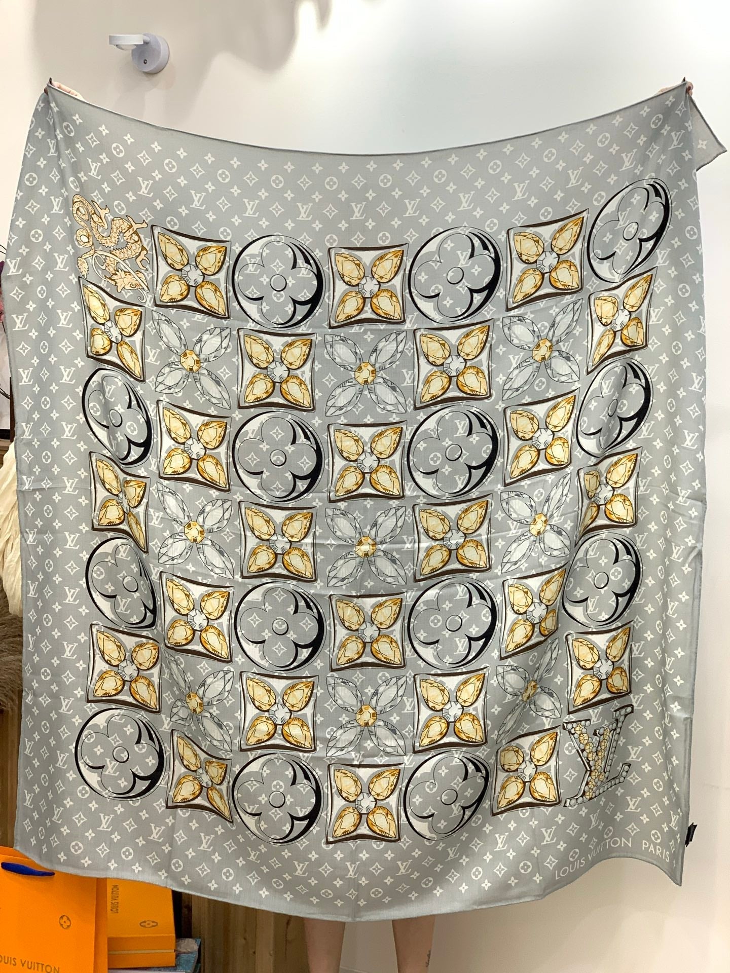 LV X TM Scarf 135CM Gray Cashmere 293193