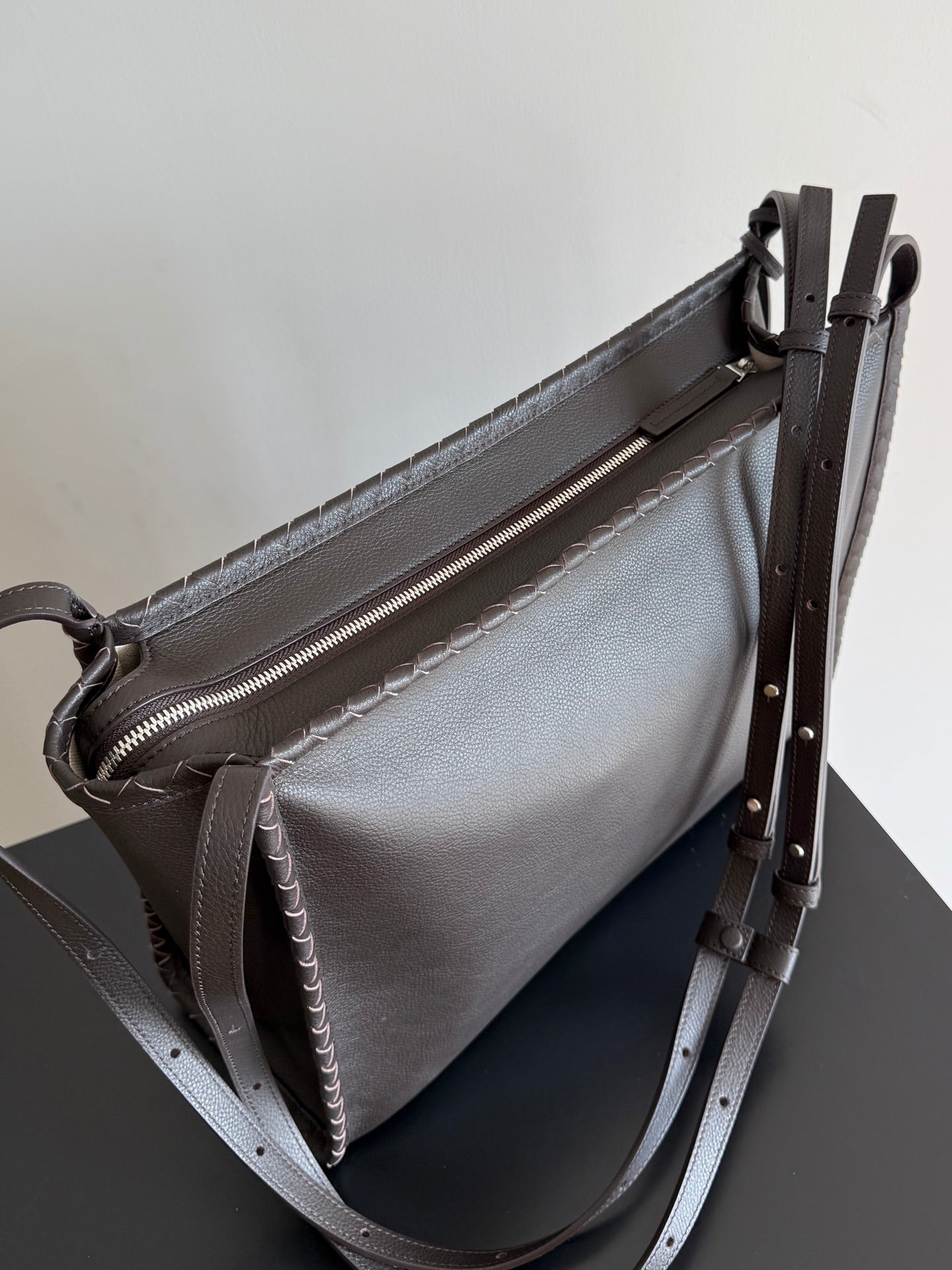 Bottega Veneta 2026 Corriere Zipped Messenger Bag Dark Brown Calfskin 136952
