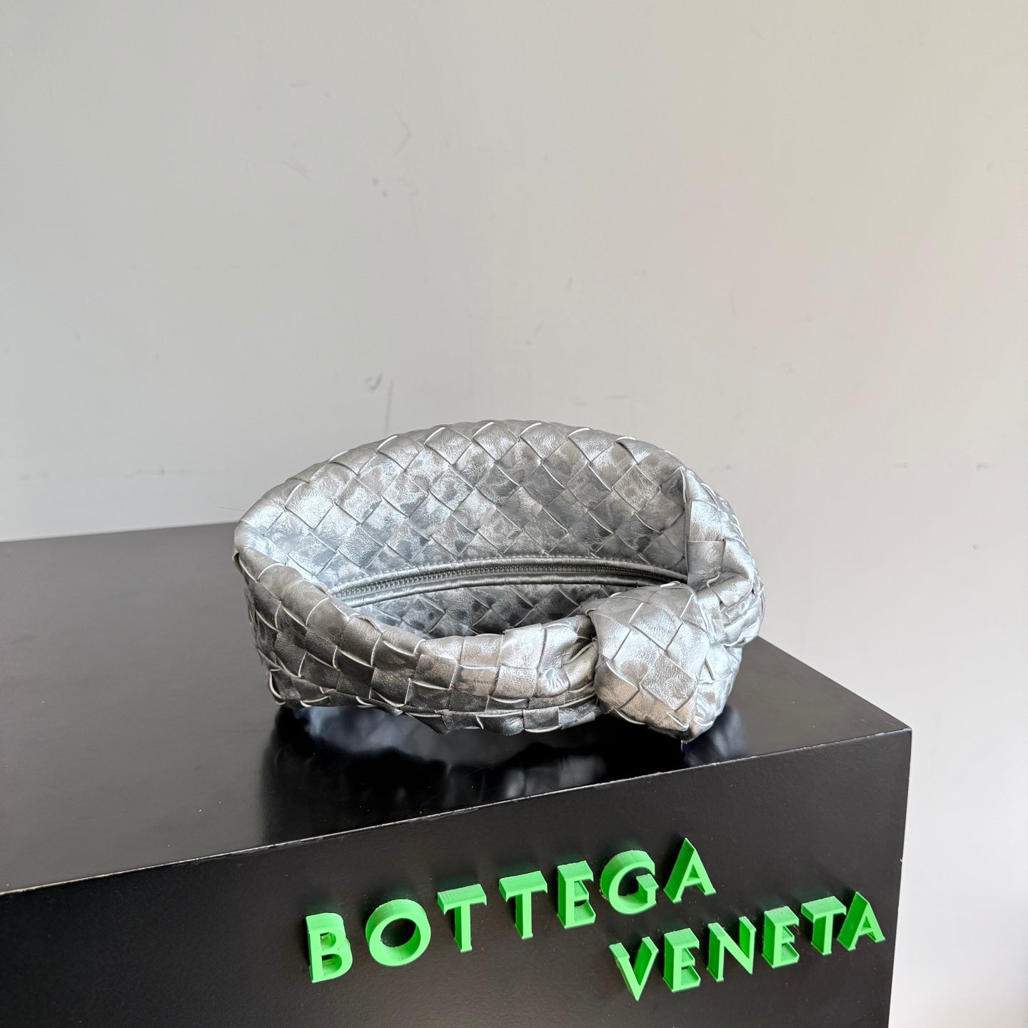Bottega Veneta 2026 Jodie Bag 23cm Silver Lambskin 137034