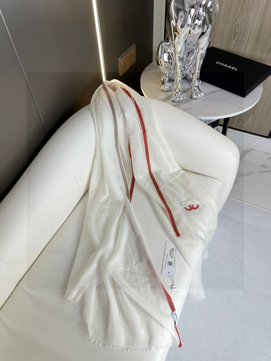 CC Scarf 180 CM In White With Red Border Cashmere Silk 287510