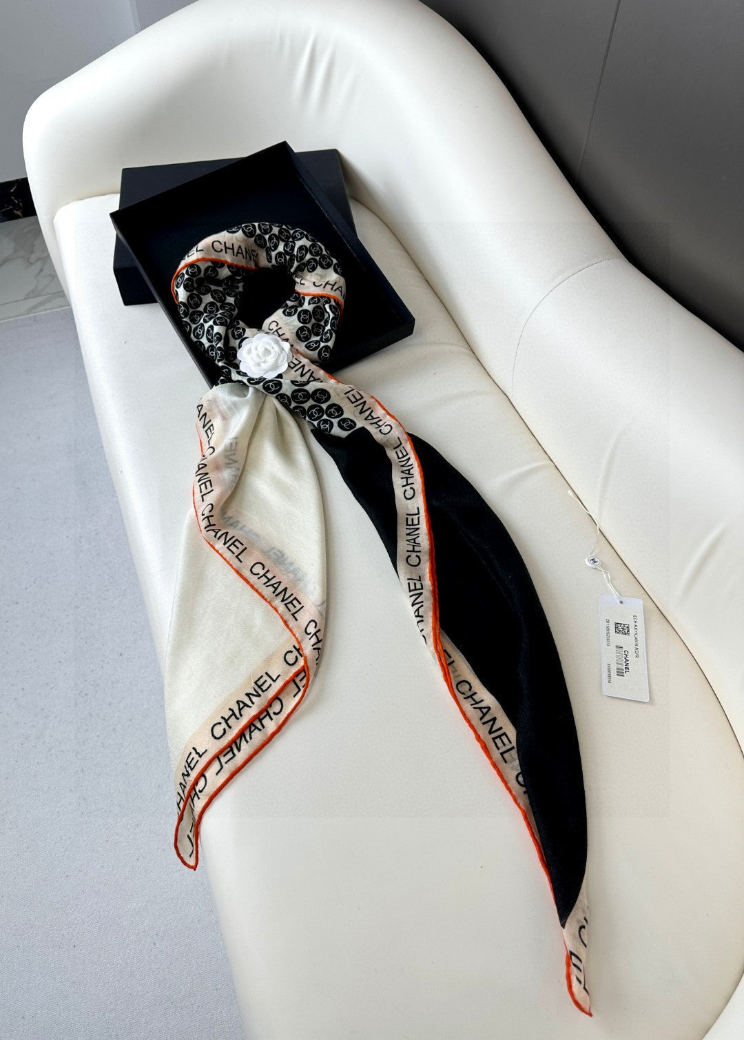 CC Square Scarf 140 CM In Black Mix White Cashmere 390937