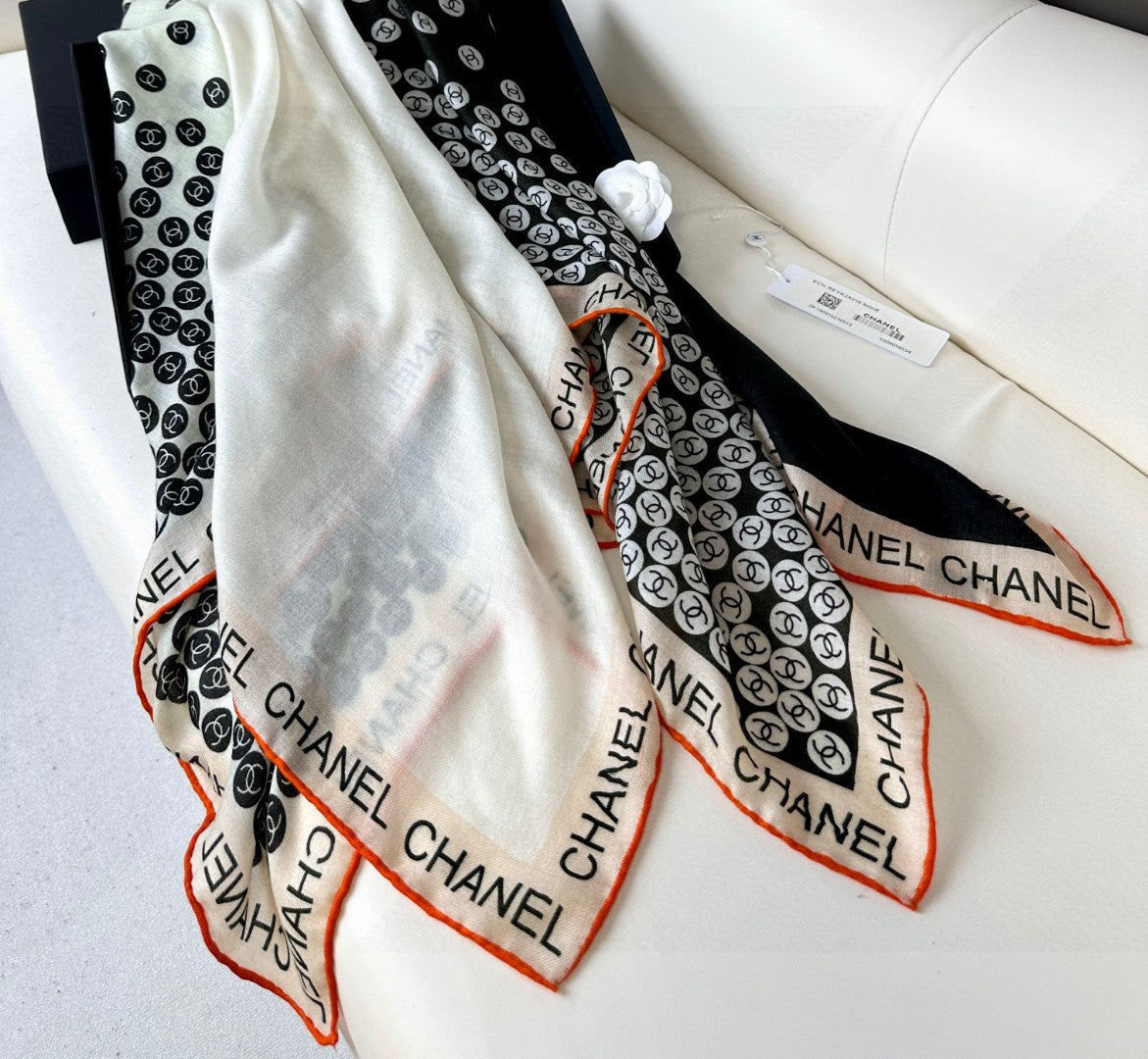 CC Square Scarf 140 CM In Black Mix White Cashmere 390937