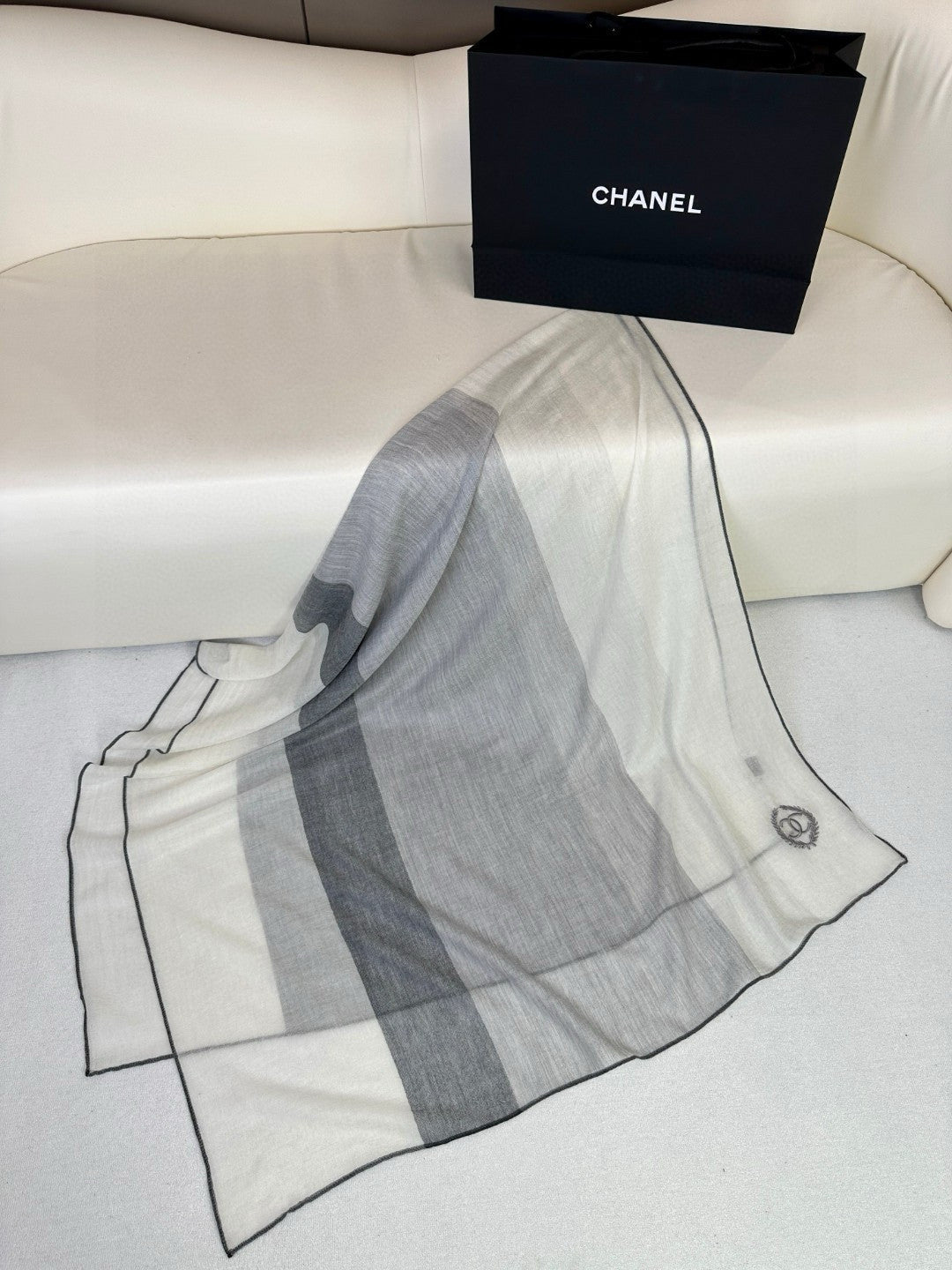 CC Scarf 200 CM In Light Grey Mix White Dark Grey Cashmere Silk 396448