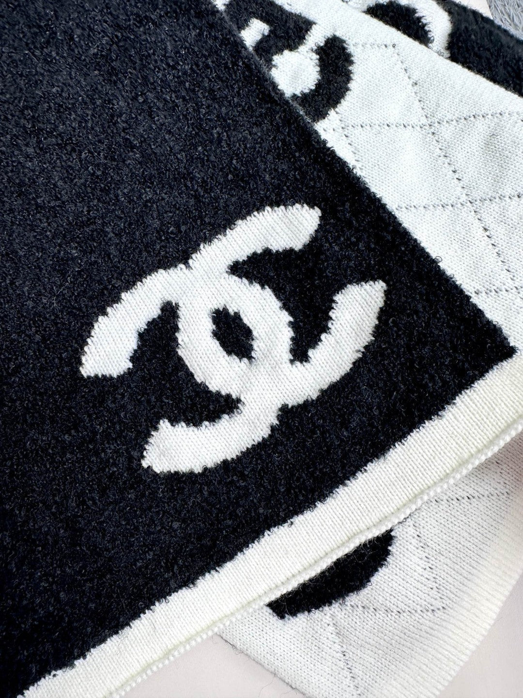 CC Scarf 180 CM In Black Mix White Cashmere And Wool Mix Silk 407255