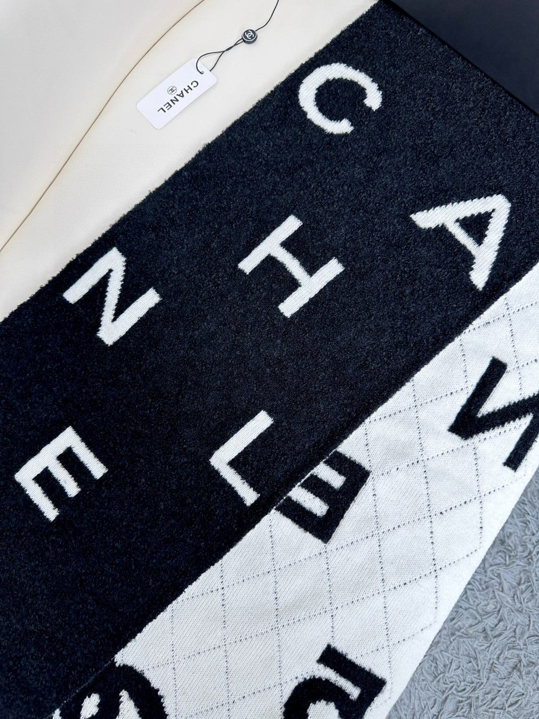 CC Scarf 180 CM In Black Mix White Cashmere And Wool Mix Silk 407255