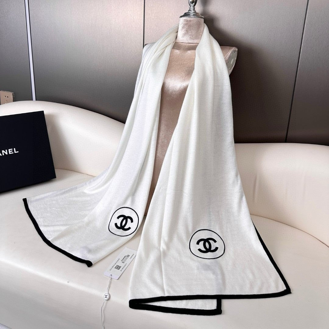 CC Scarf 200 CM In White Cashmere And Silk 419964