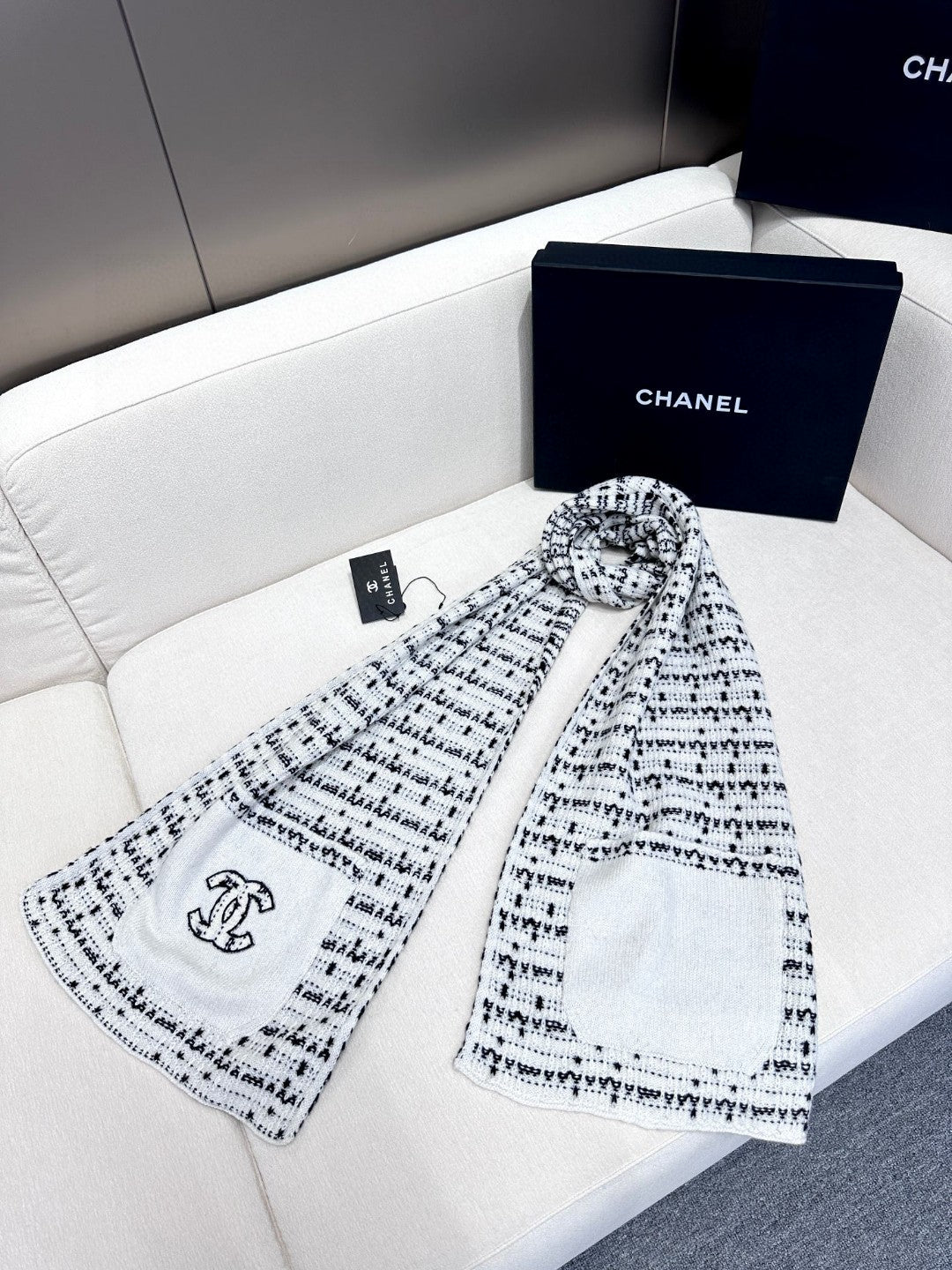 CC Scarf 180 CM In White Black Cashmere 421360