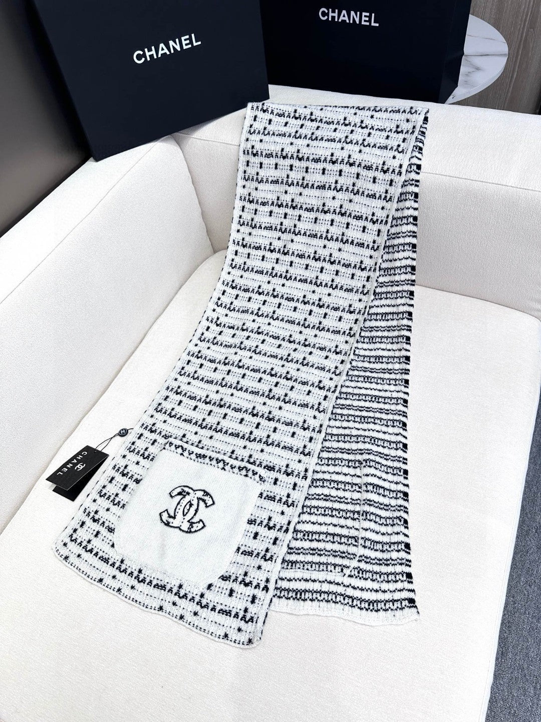 CC Scarf 180 CM In White Black Cashmere 421360