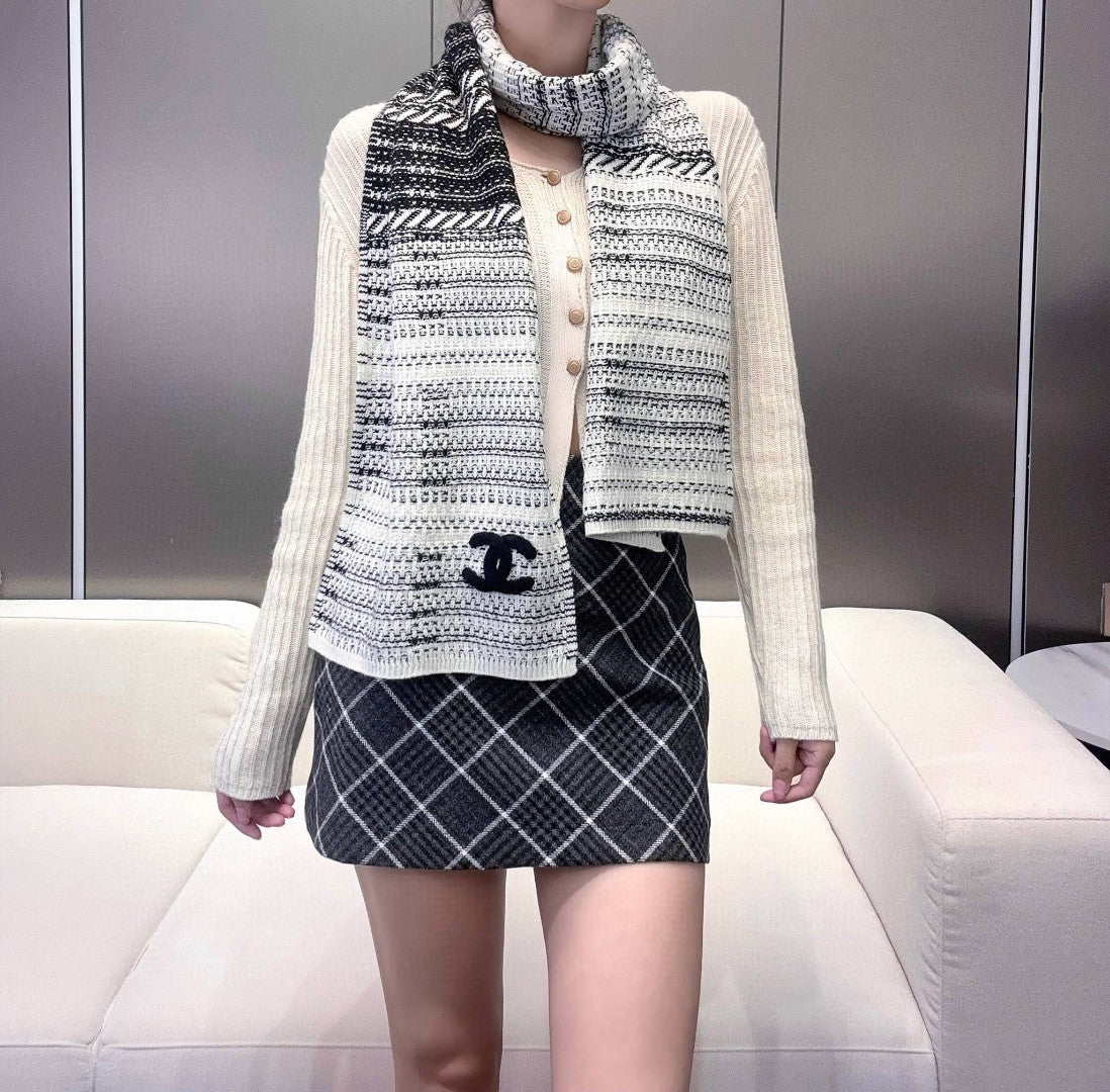 CC Scarf 180 CM In White Black Wool 422665