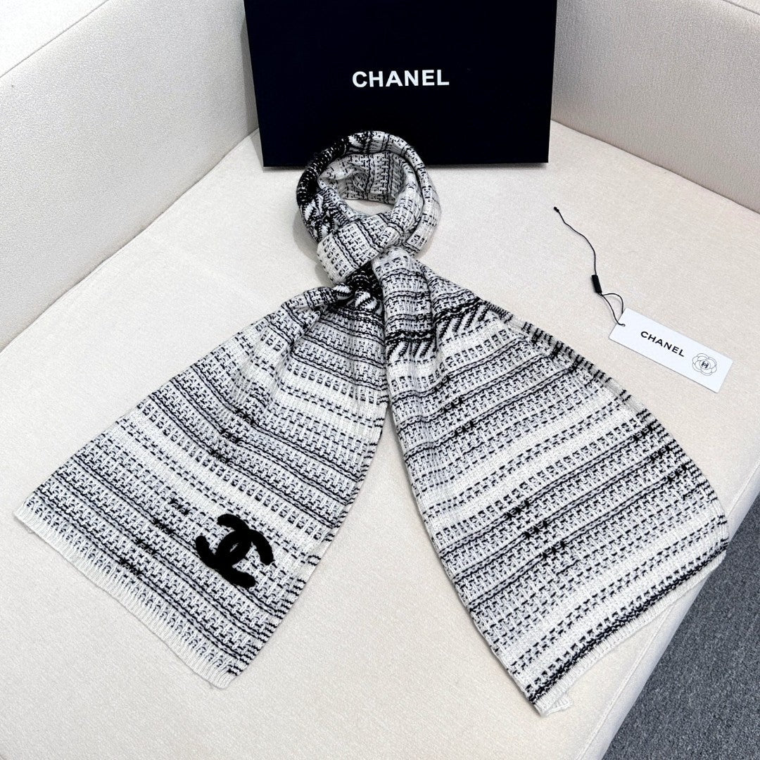 CC Scarf 180 CM In White Black Wool 422665