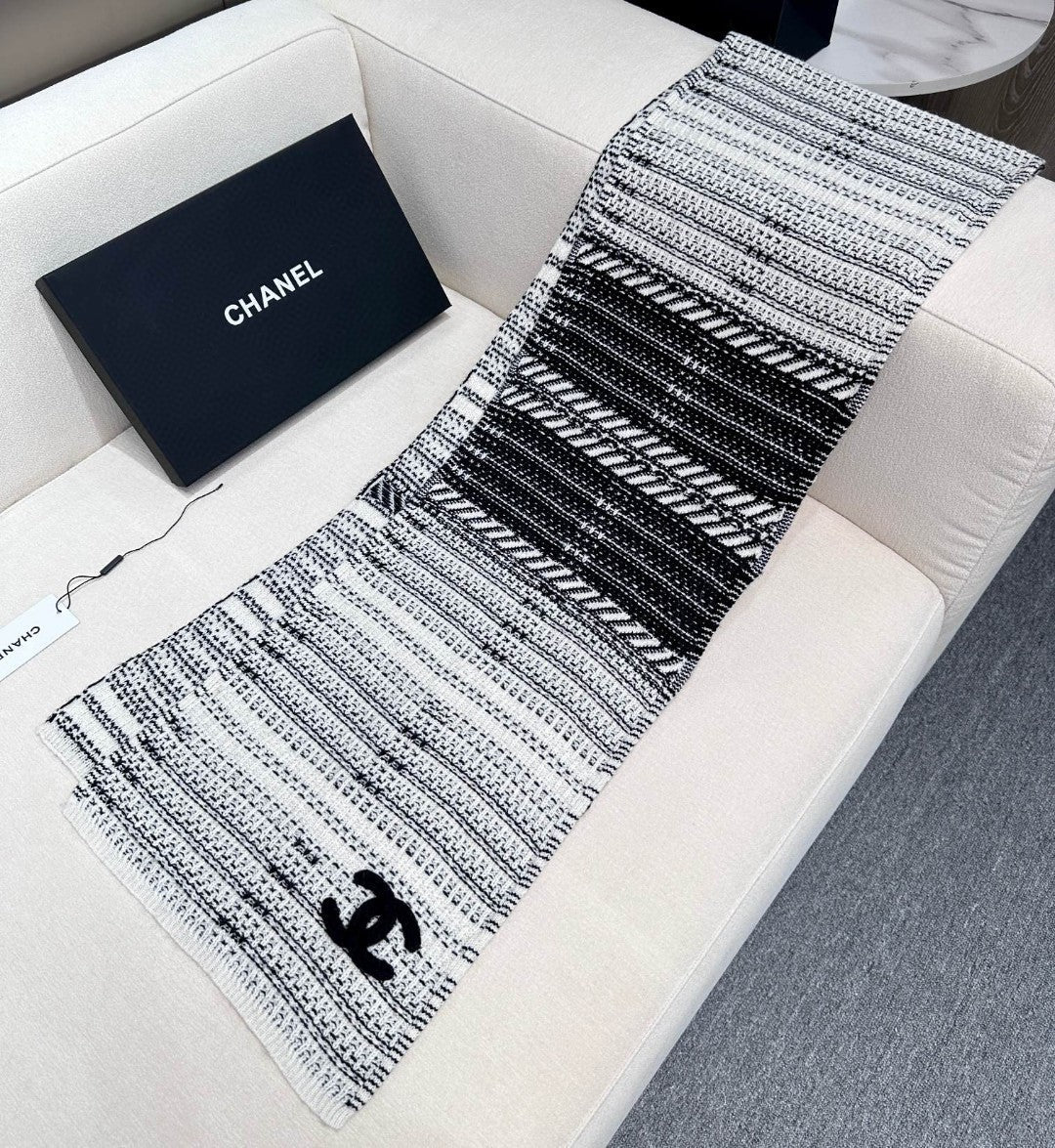CC Scarf 180 CM In White Black Wool 422665