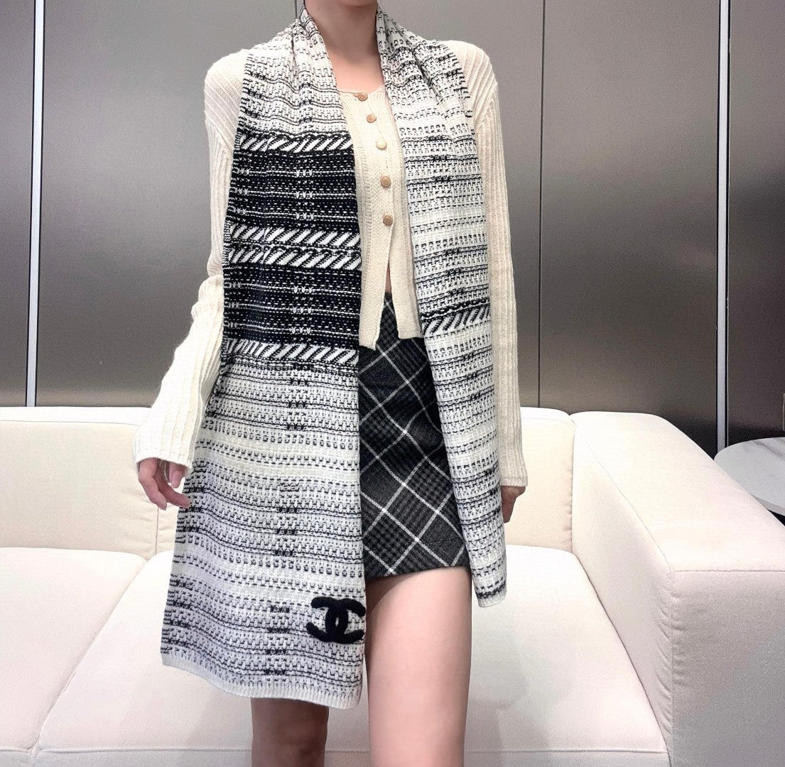 CC Scarf 180 CM In White Black Wool 422665